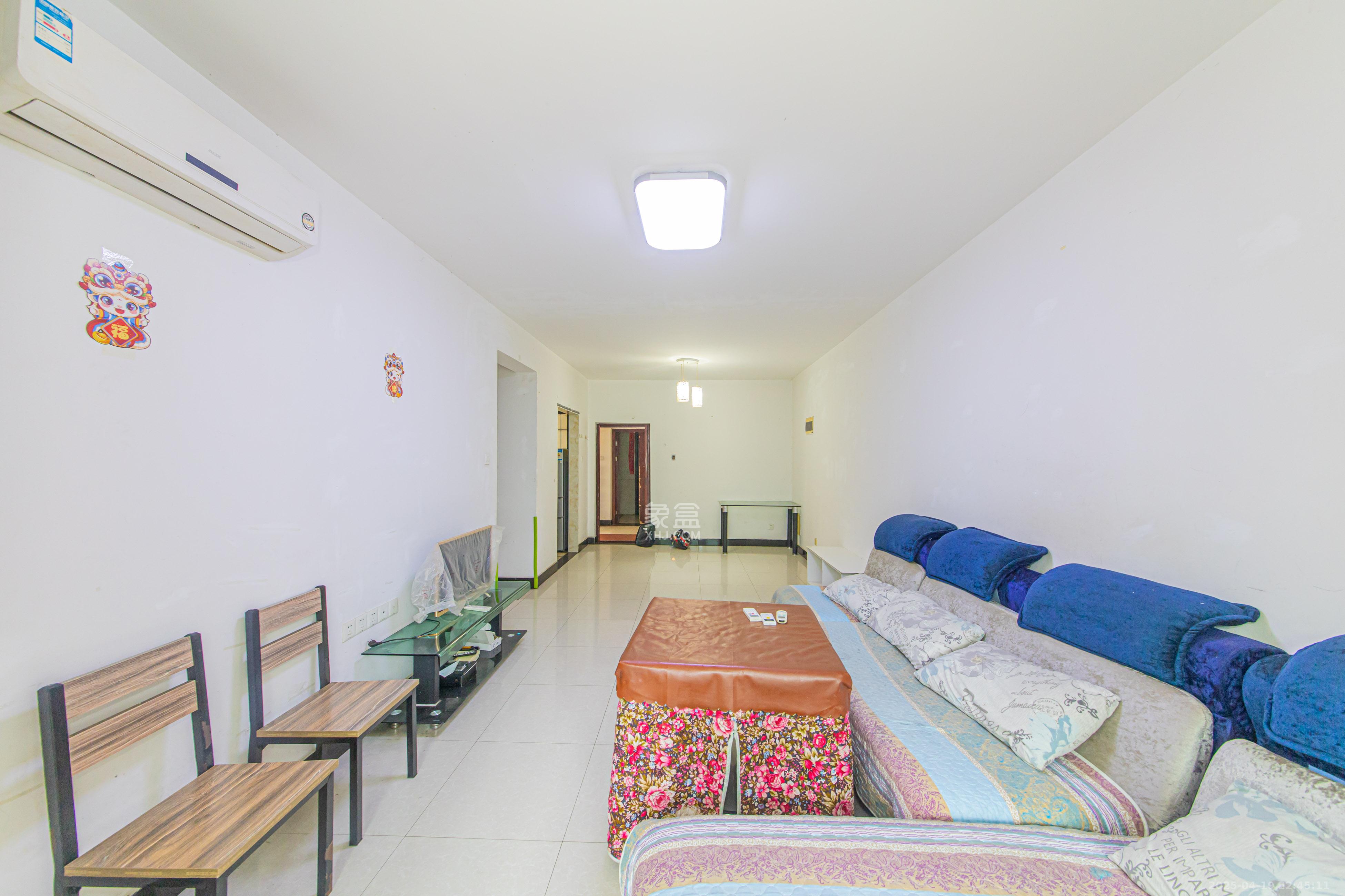 中建芙蓉嘉苑  3室2厅1卫    90.0万客厅