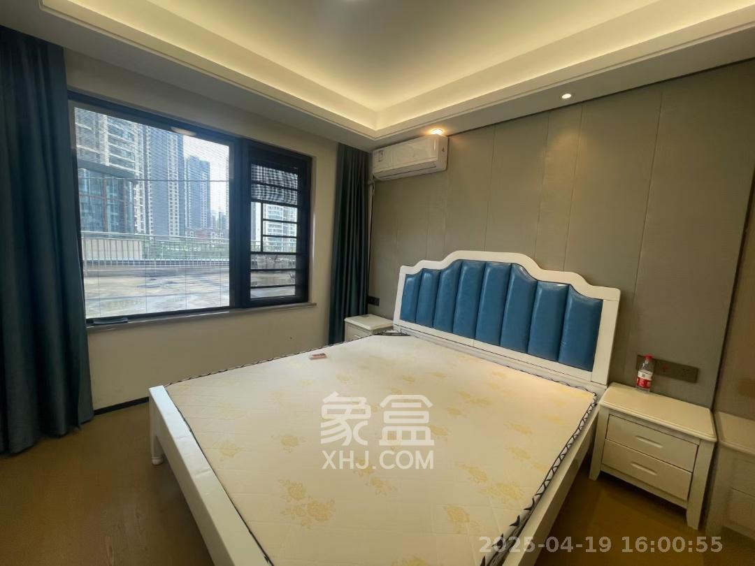 万科魅力之城  3室2厅2卫   3000.00元/月室内图
