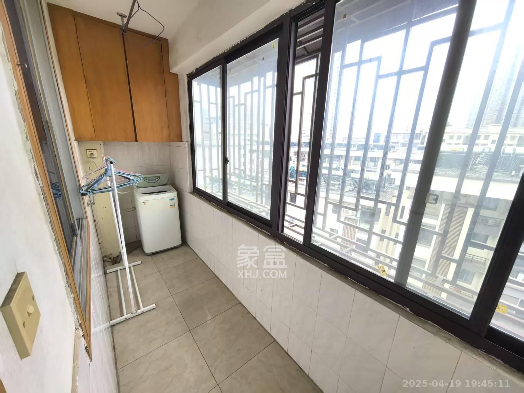 西湖路173号(原西湖大厦) 3室2厅1卫 2000.0元/月 西湖路173号(原西湖大厦) 3室2厅1卫 2000.0元/月室内图