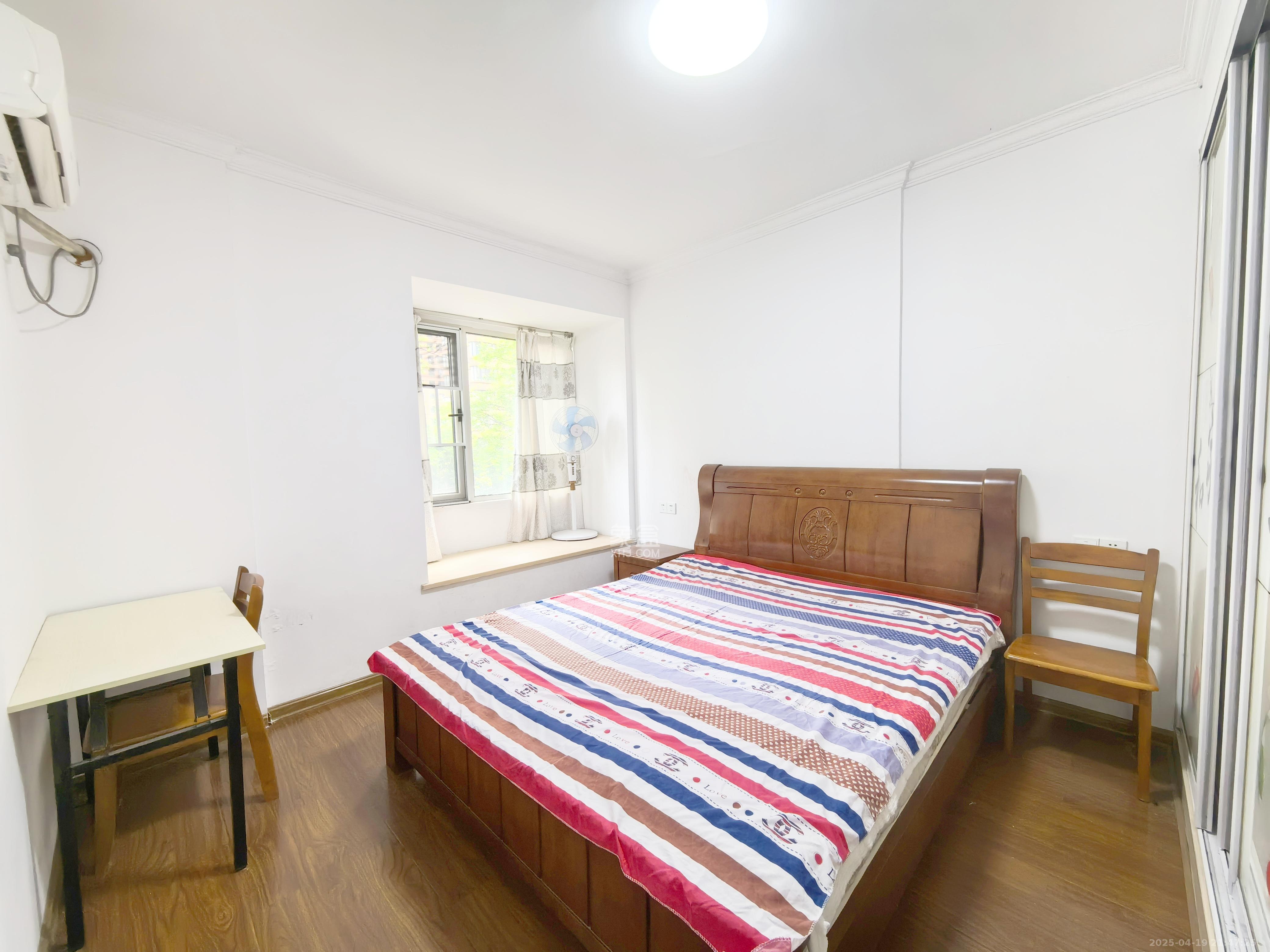 五矿万境水岸一期(万境水岸嘉苑) 3室2厅1卫 2400.0元/月 五矿万境水岸一期(万境水岸嘉苑) 3室2厅1卫 2400.0元/月室内图