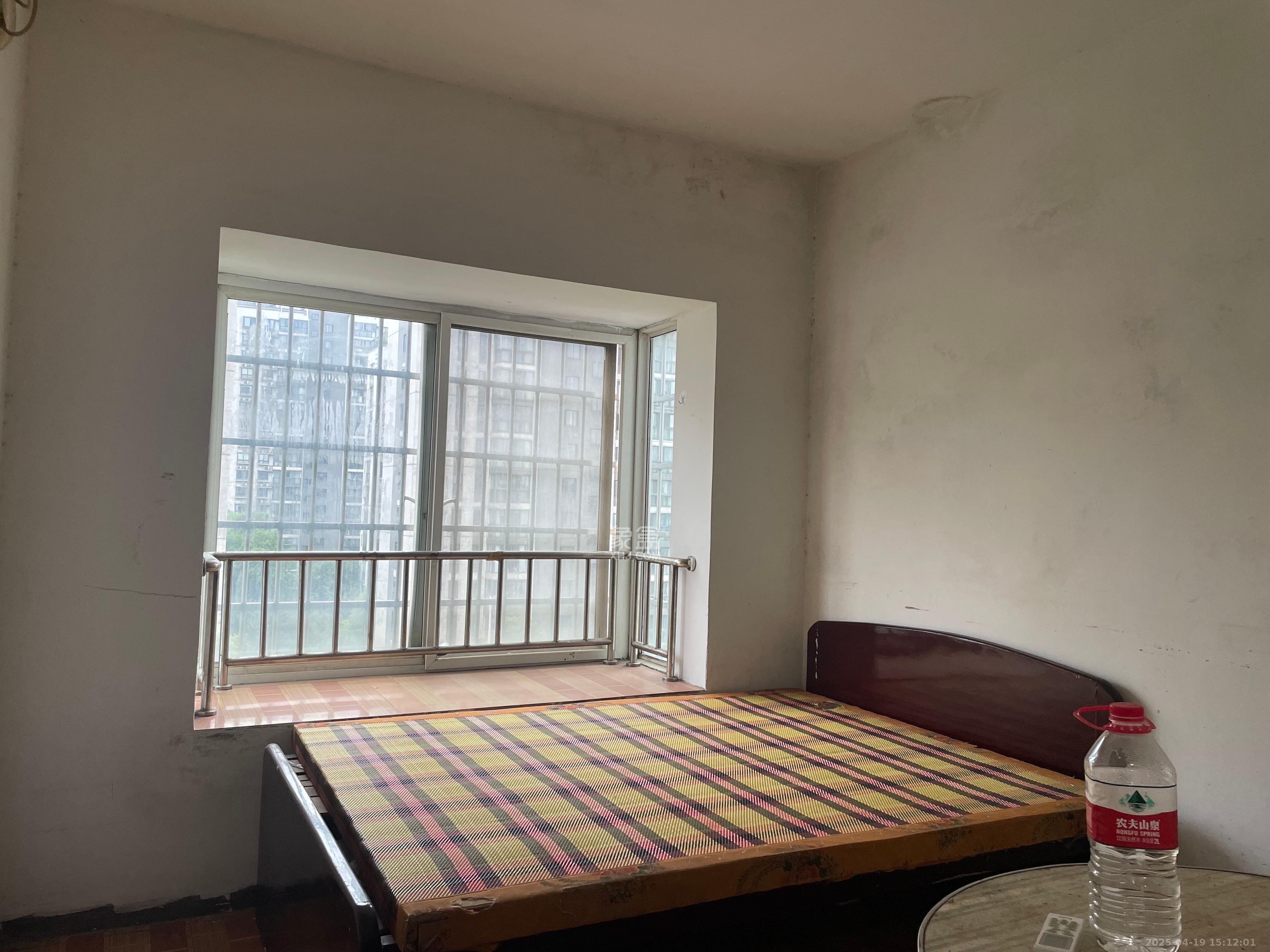 铝厂宿舍 1室2厅1卫 1000.0元/月 铝厂宿舍 1室2厅1卫 1000.0元/月室内图