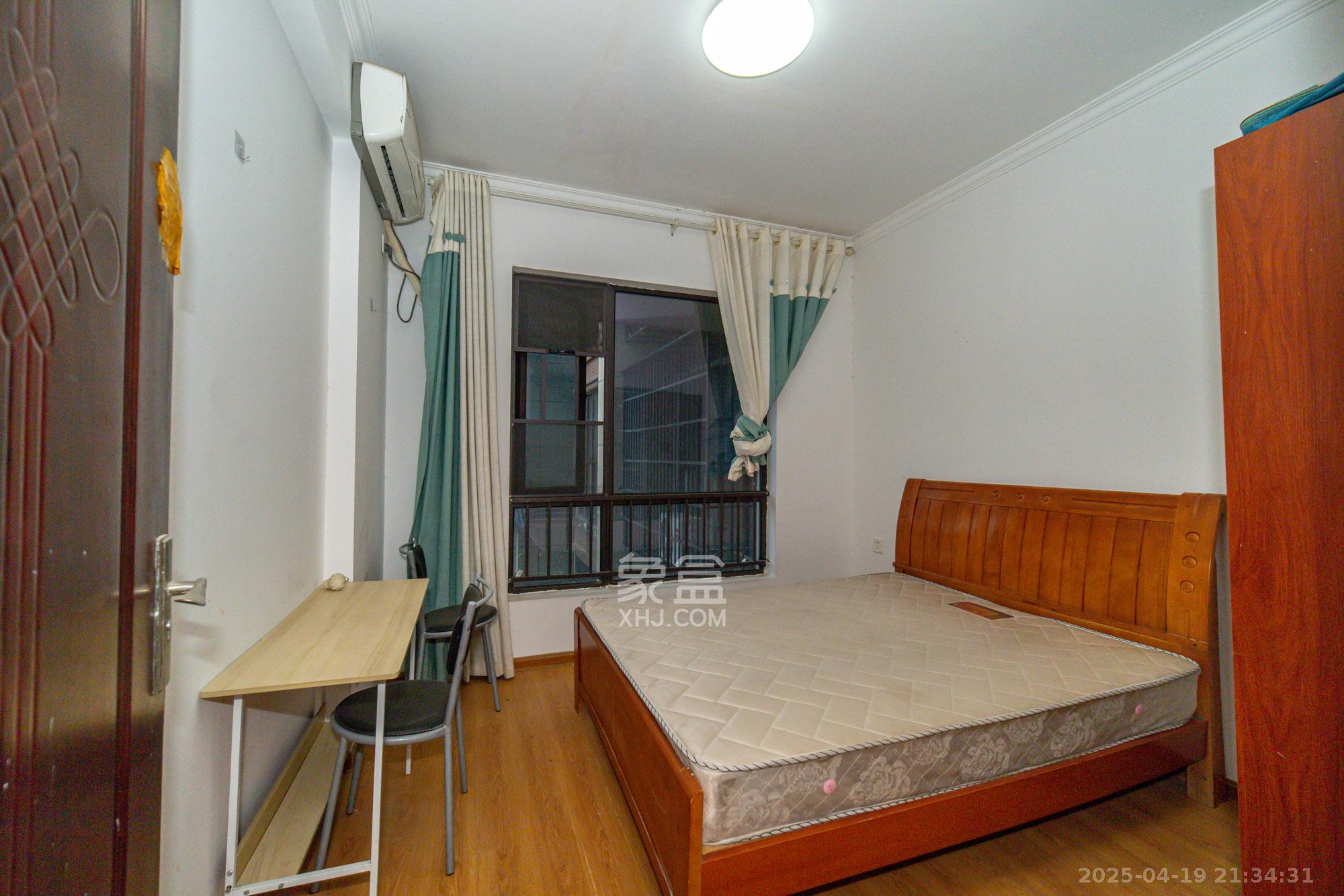 国泰九龙湾 4室2厅2卫 95.0万 国泰九龙湾 4室2厅2卫 95.0万卧室