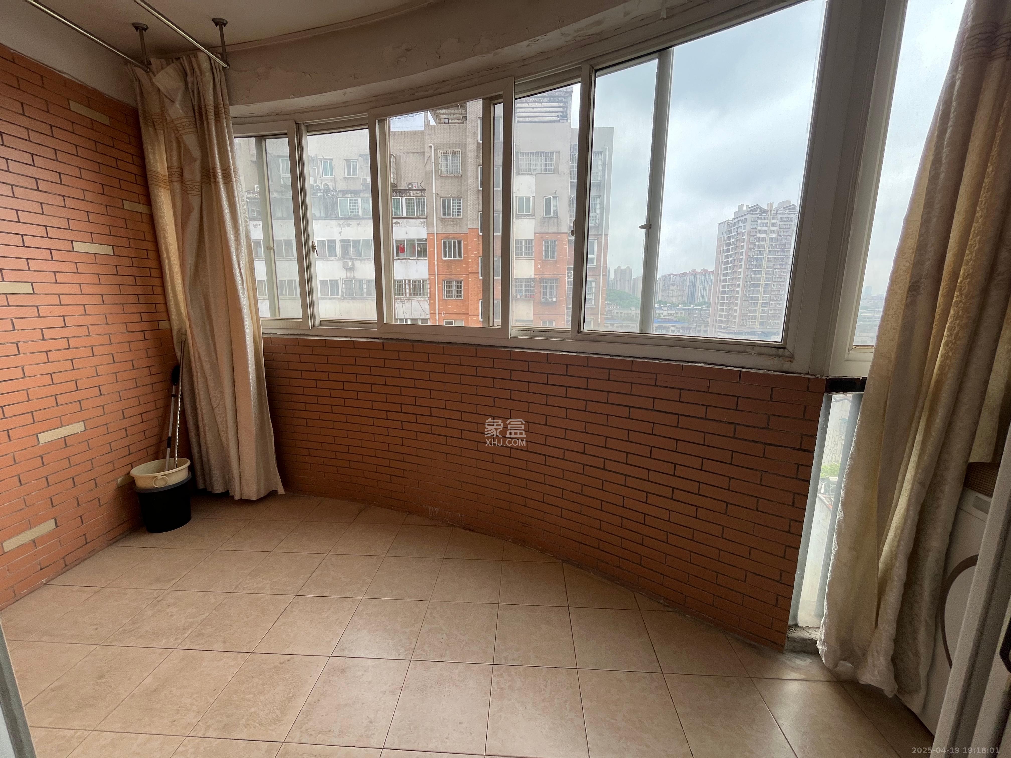 晶华美地  2室2厅1卫   1700.00元/月室内图