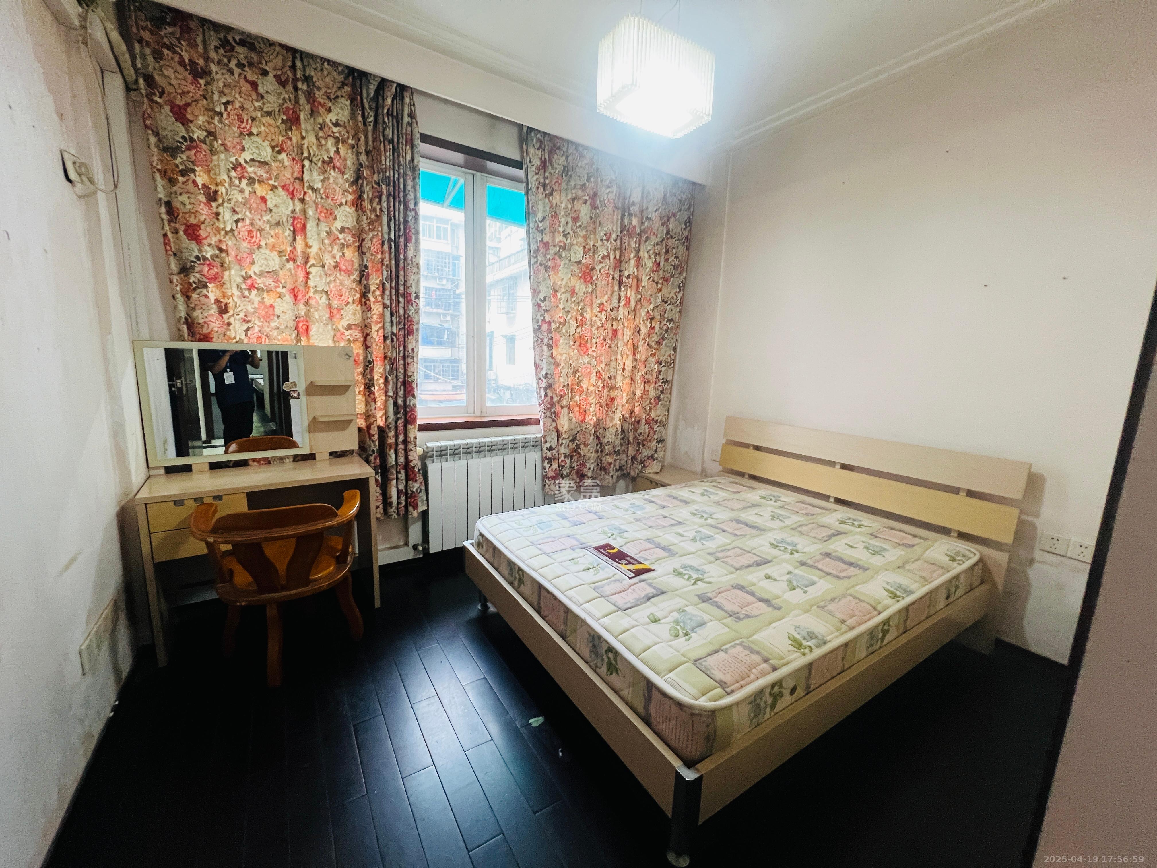 乔庄社区 4室2厅2卫 3200.0元/月 乔庄社区 4室2厅2卫 3200.0元/月室内图