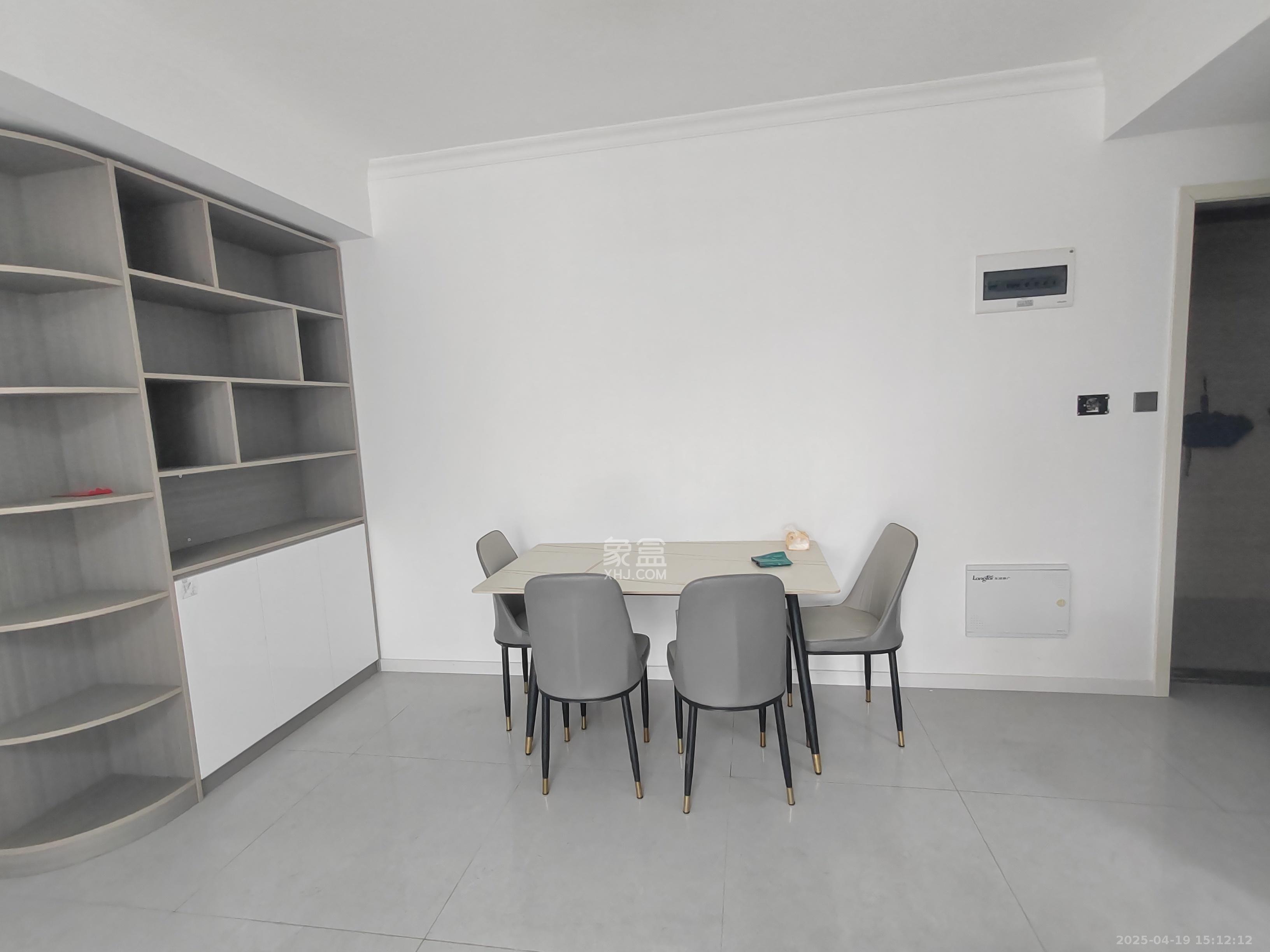 龙湖璟宸原著(龙湖紫宸) 3室2厅1卫 2000.0元/月 龙湖璟宸原著(龙湖紫宸) 3室2厅1卫 2000.0元/月室内图