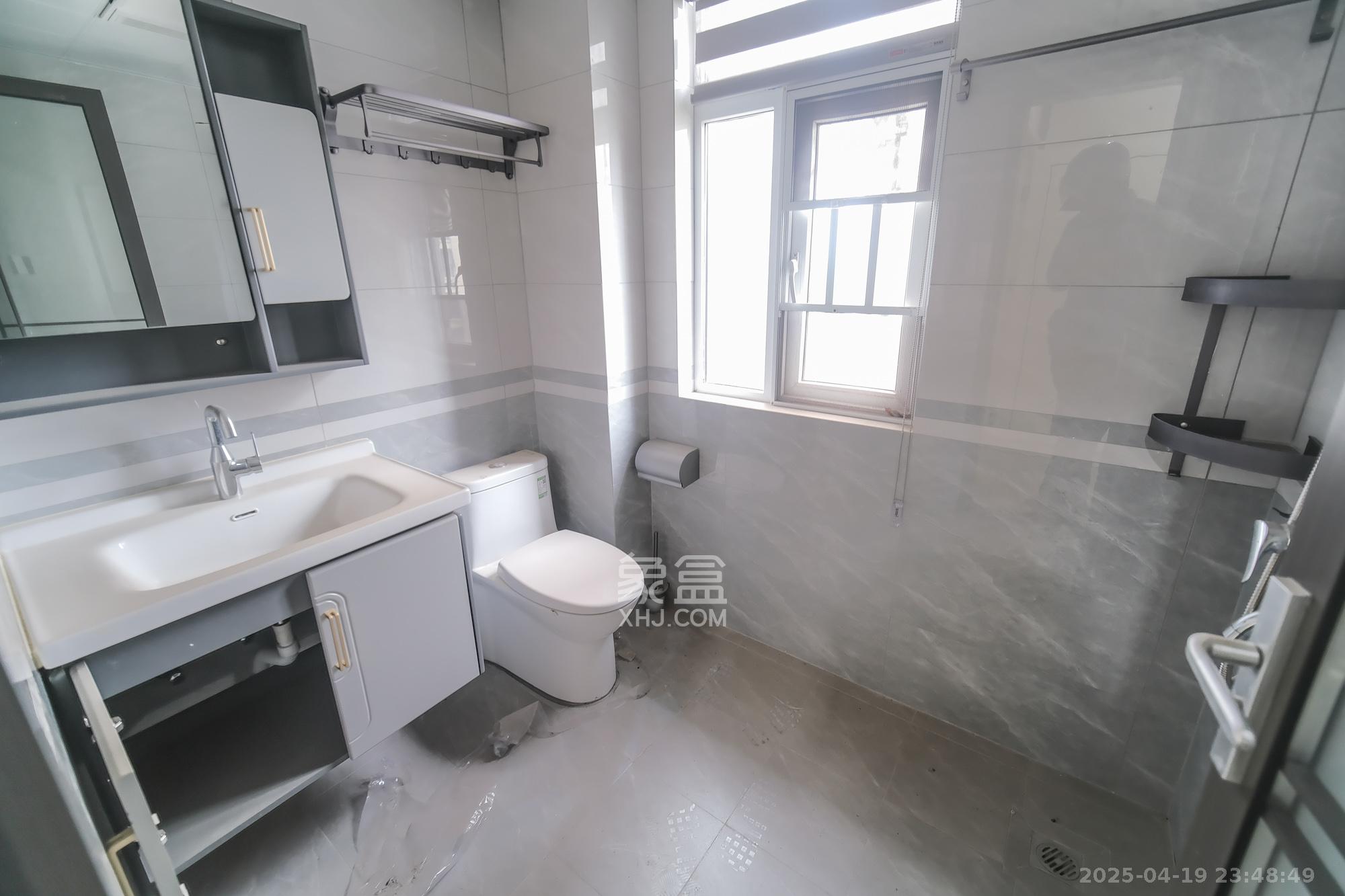 和悦城(蟠龙景苑) 3室2厅1卫 93.8万 和悦城(蟠龙景苑) 3室2厅1卫 93.8万卫生间