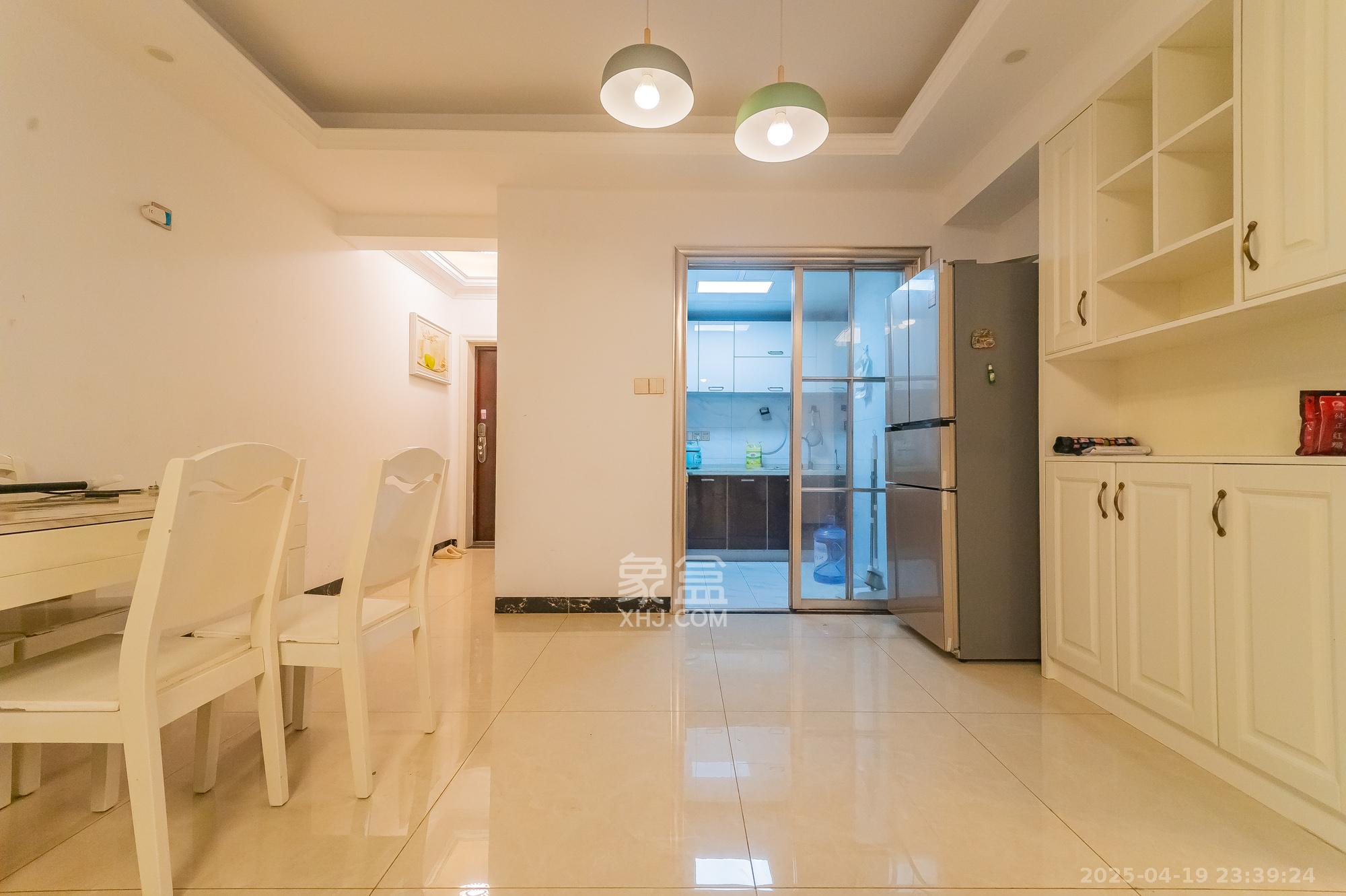 尚鑫海悦（新长海尚海城）  4室2厅2卫    103.8万客厅