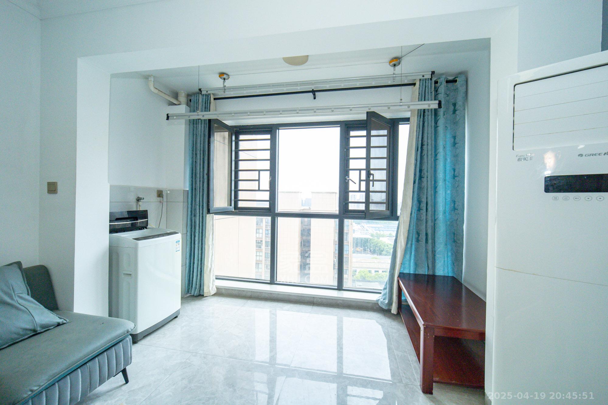 时代港湾 4室2厅2卫 66.8万 时代港湾 4室2厅2卫 66.8万阳台