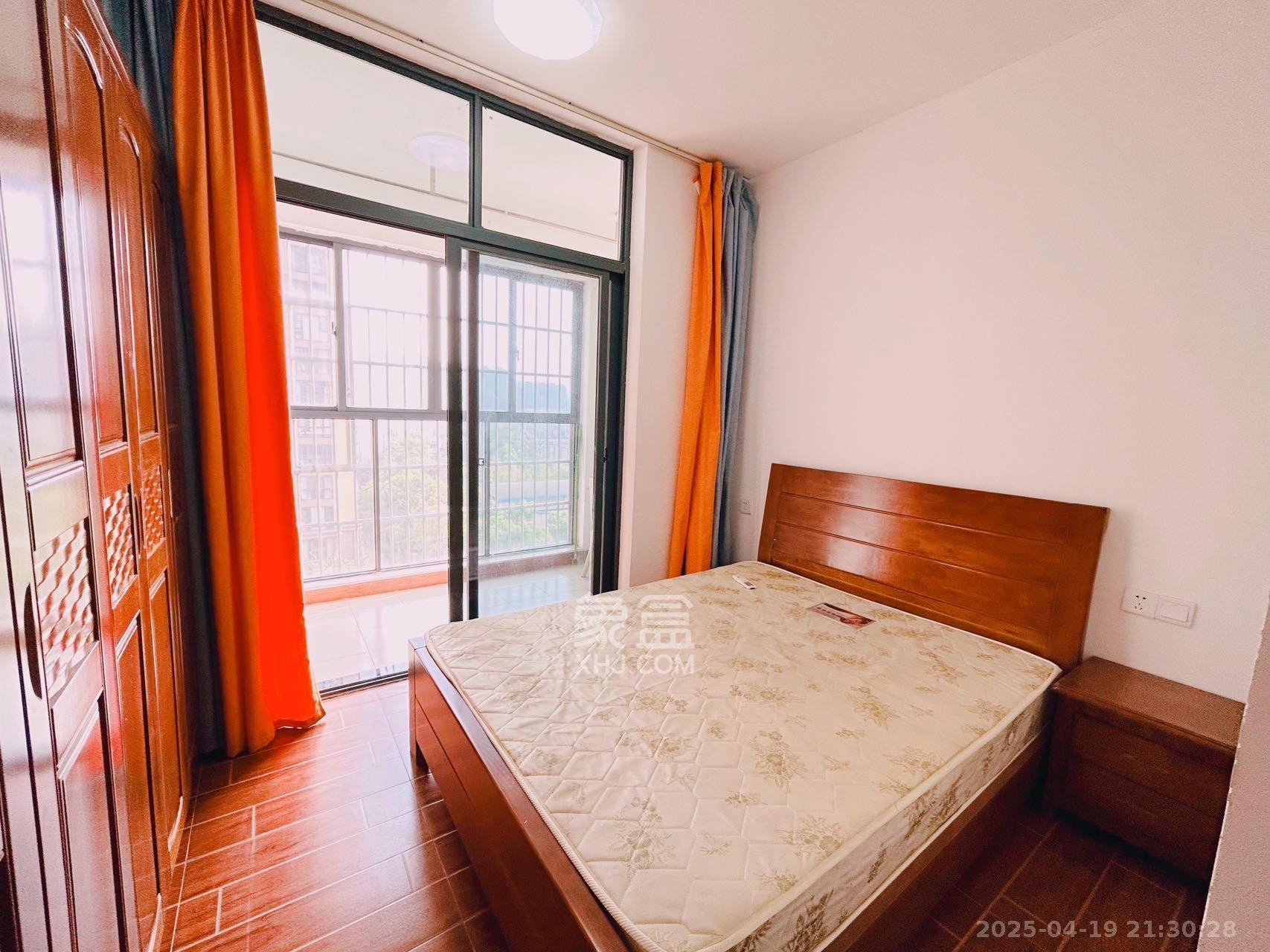 江南华府 4室2厅1卫 2800.0元/月 江南华府 4室2厅1卫 2800.0元/月室内图