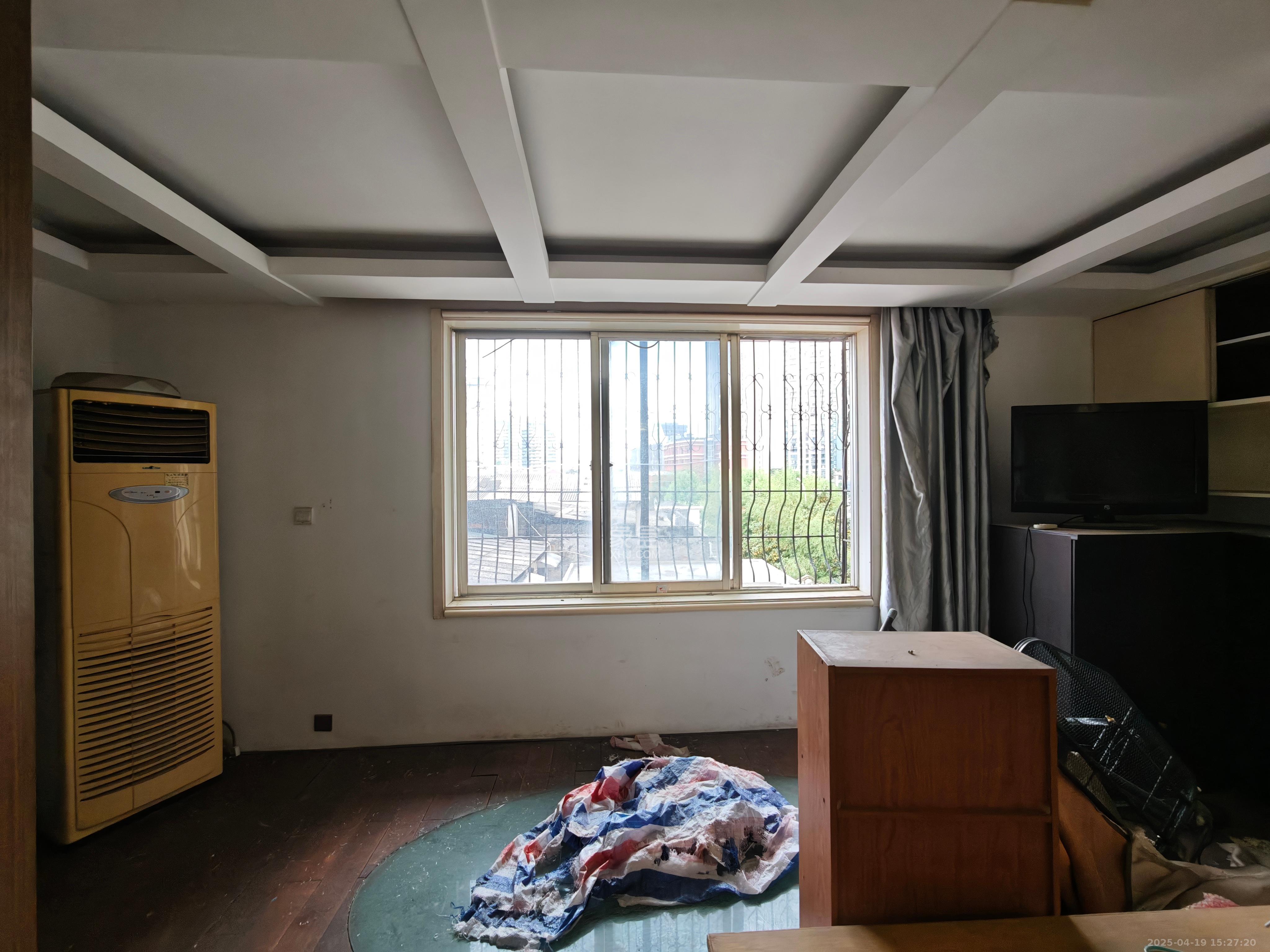 虹嘉花园(虹嘉园小区) 4室2厅2卫 3000.0元/月 虹嘉花园(虹嘉园小区) 4室2厅2卫 3000.0元/月室内图