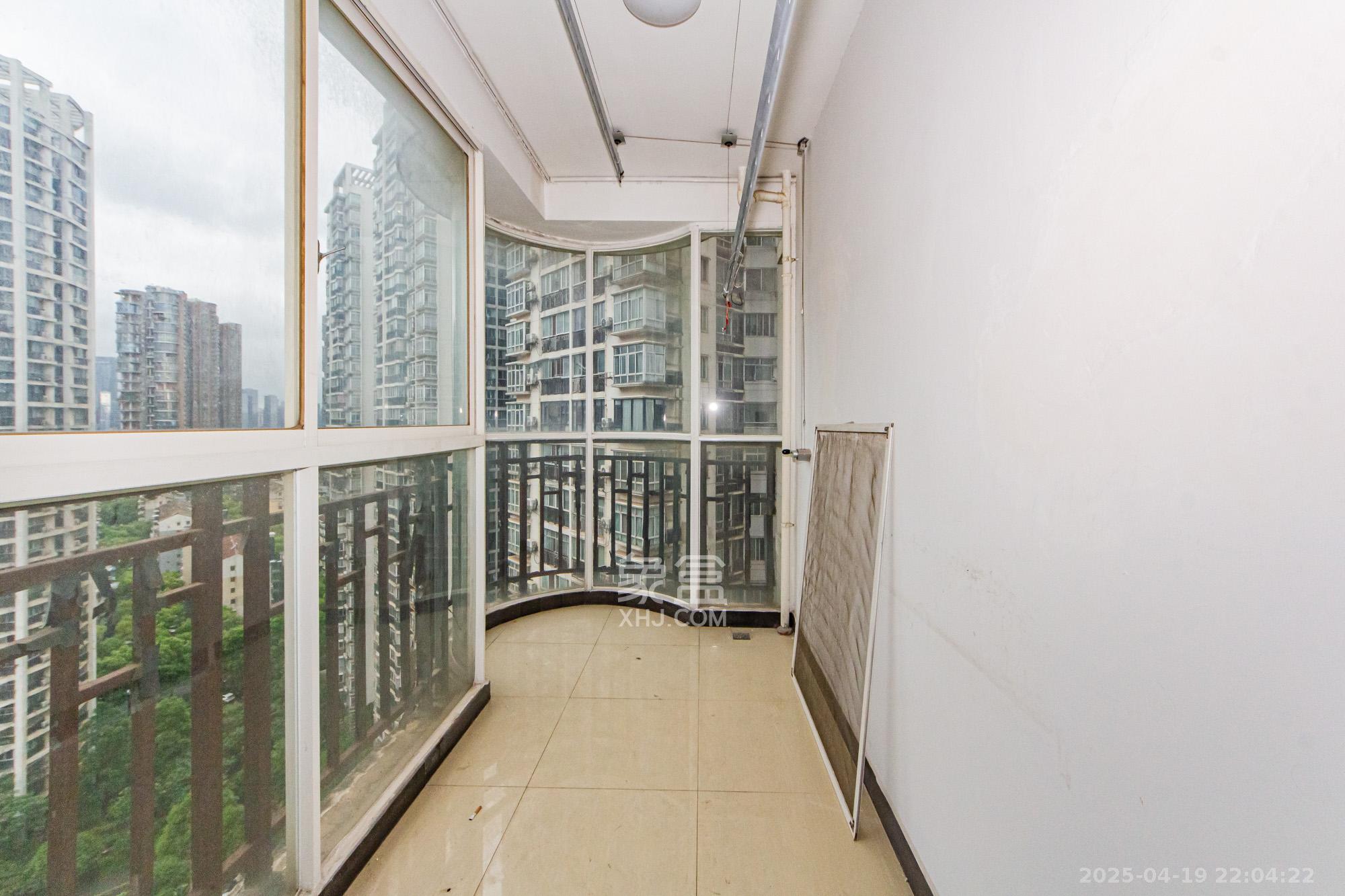 顺天黄金海岸 3室2厅2卫 84.0万 顺天黄金海岸 3室2厅2卫 84.0万阳台