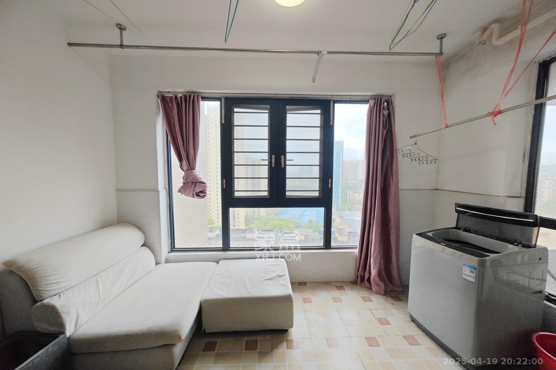 建发中央悦府  3室2厅1卫   125.00万阳台