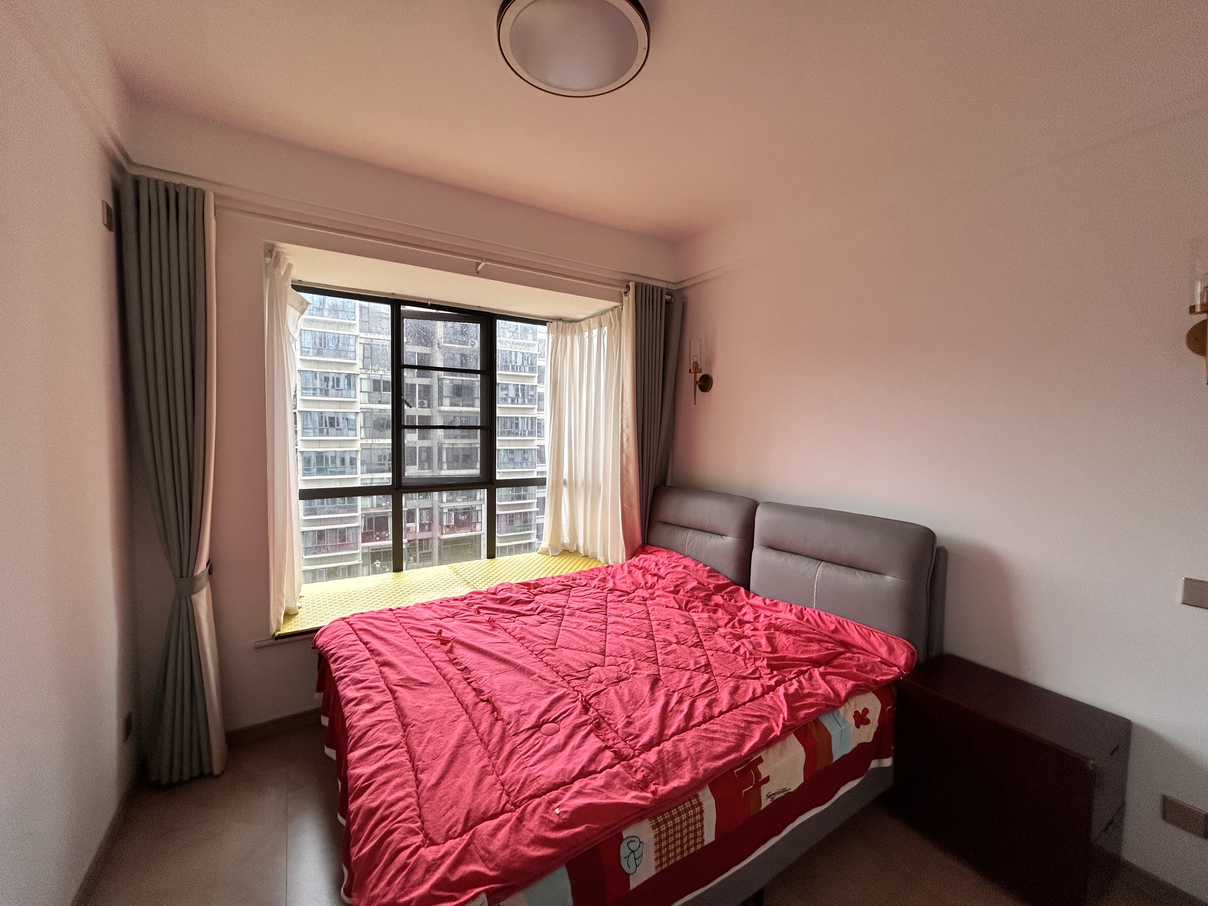 金色家园 3室2厅2卫 2333.0元/月 金色家园 3室2厅2卫 2333.0元/月室内图