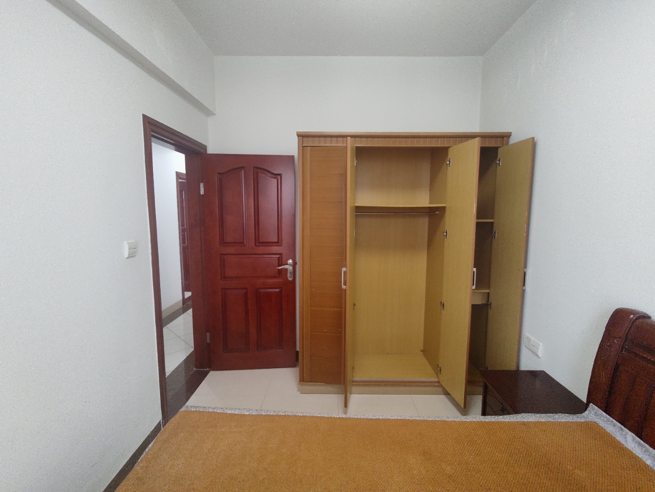 金碧文华 3室2厅2卫 3800.0元/月 金碧文华 3室2厅2卫 3800.0元/月室内图