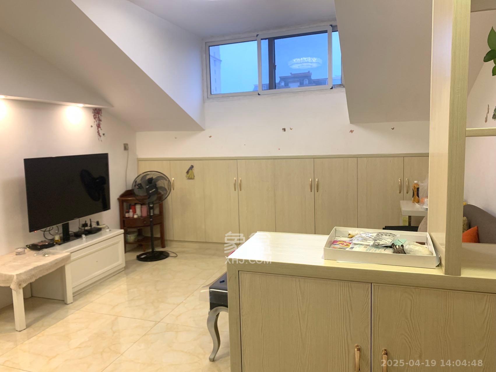 鄱阳小区 2室2厅1卫 1300.0元/月 鄱阳小区 2室2厅1卫 1300.0元/月室内图