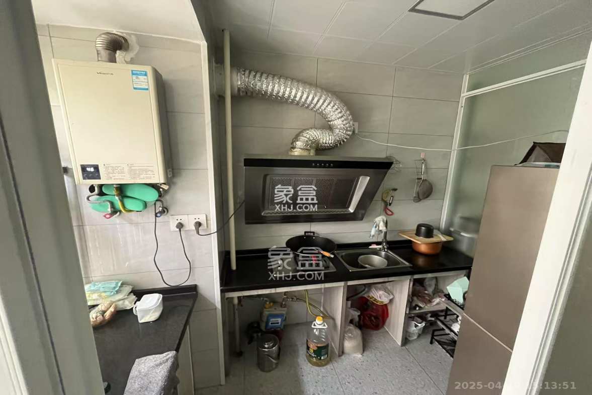 蓝湾国际广场 1室1厅1卫 1700.0元/月 蓝湾国际广场 1室1厅1卫 1700.0元/月室内图