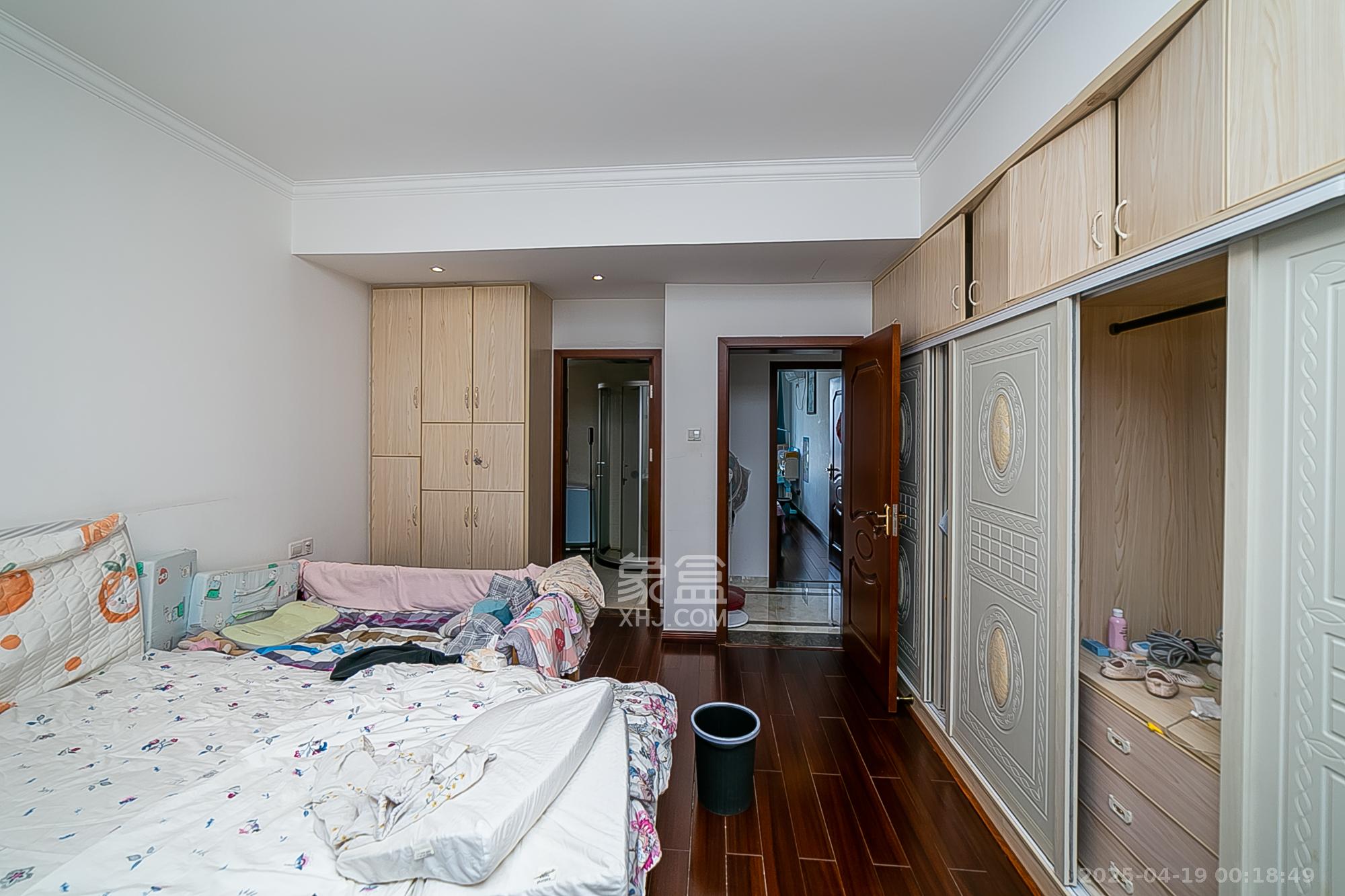 第六都(陆都小区) 3室2厅2卫 199.8万 第六都(陆都小区) 3室2厅2卫 199.8万卧室