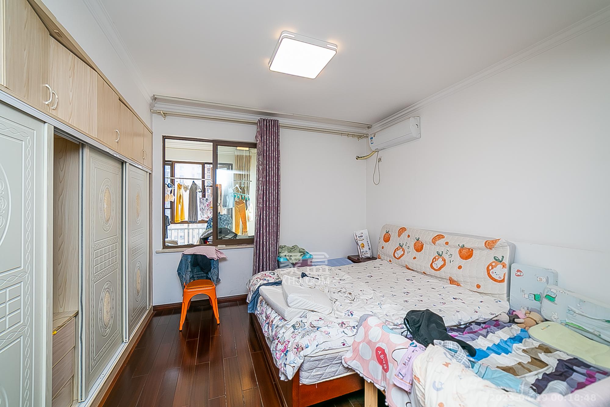 第六都(陆都小区) 3室2厅2卫 199.8万 第六都(陆都小区) 3室2厅2卫 199.8万卧室