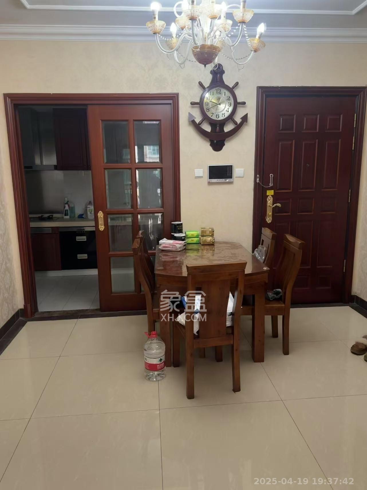 恒大名都  3室2厅2卫    2300.0元/月室内图