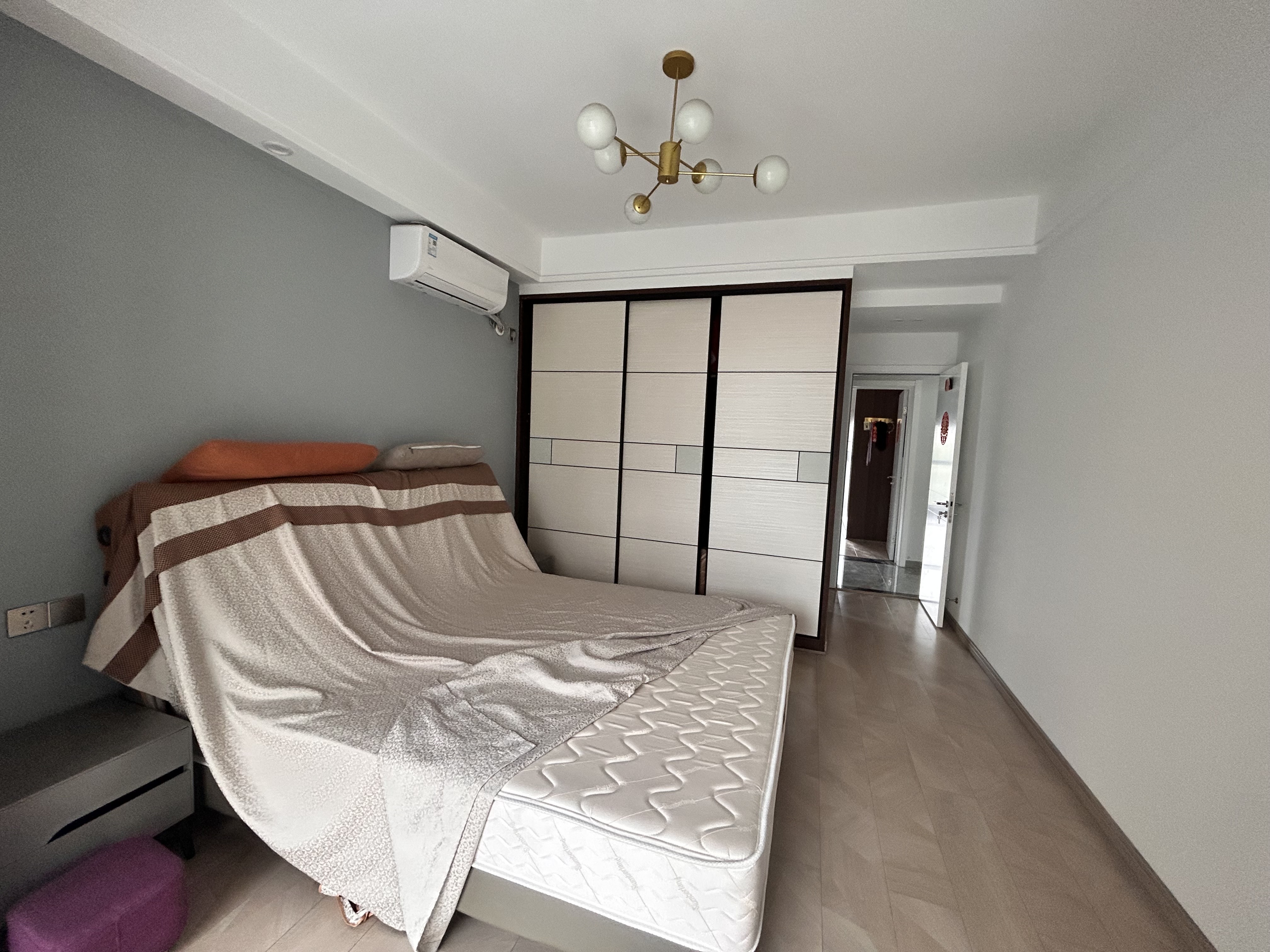 金色家园 3室2厅2卫 2333.0元/月 金色家园 3室2厅2卫 2333.0元/月室内图