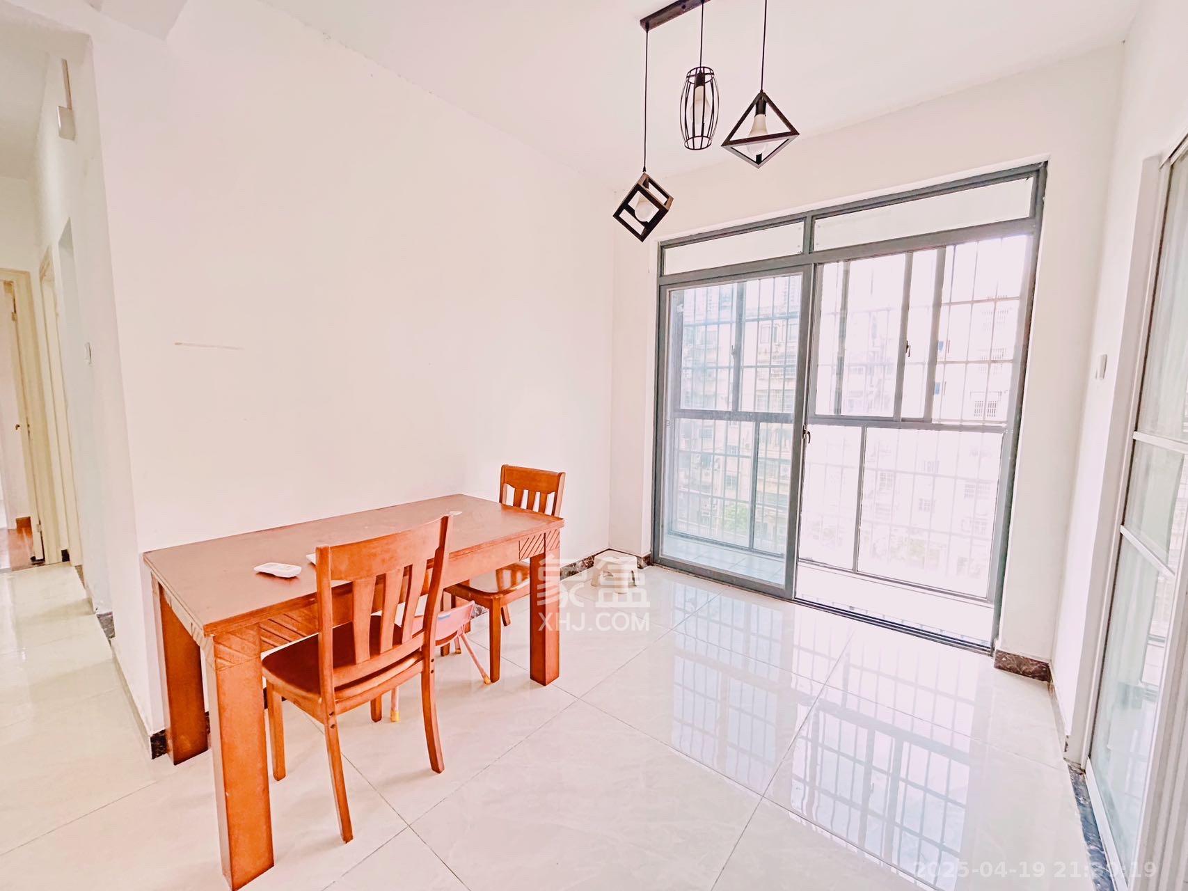 江南华府 4室2厅1卫 2800.0元/月 江南华府 4室2厅1卫 2800.0元/月室内图