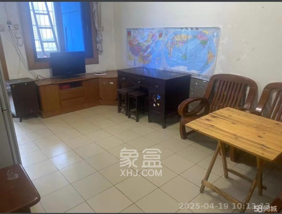 宝塔山中山百货公司宿舍 2室2厅1卫 900.0元/月 宝塔山中山百货公司宿舍 2室2厅1卫 900.0元/月室内图