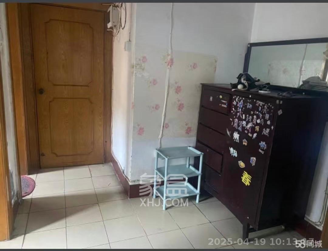 宝塔山中山百货公司宿舍 2室2厅1卫 900.0元/月 宝塔山中山百货公司宿舍 2室2厅1卫 900.0元/月室内图