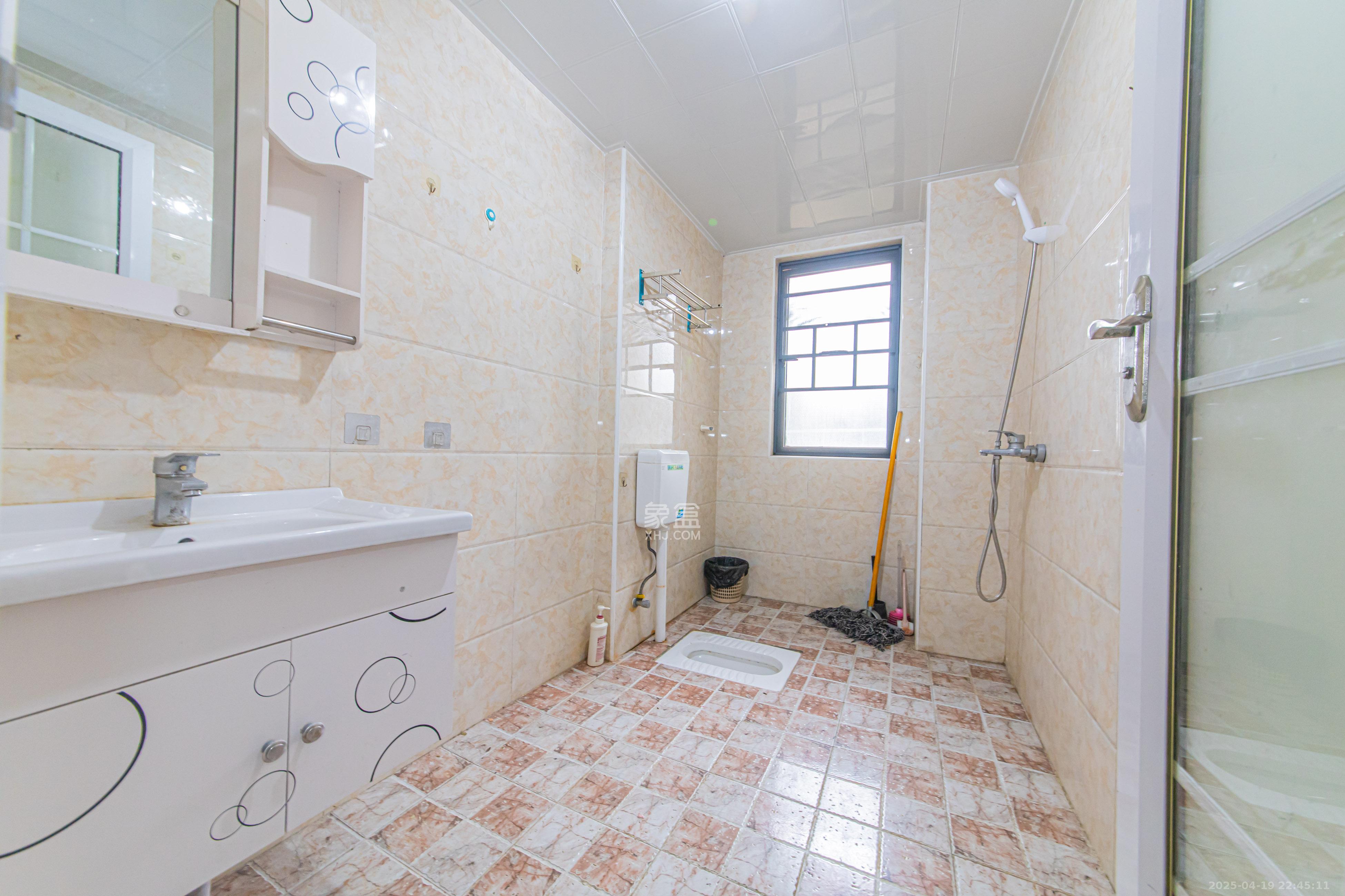 中建芙蓉嘉苑  3室2厅1卫    90.0万卫生间