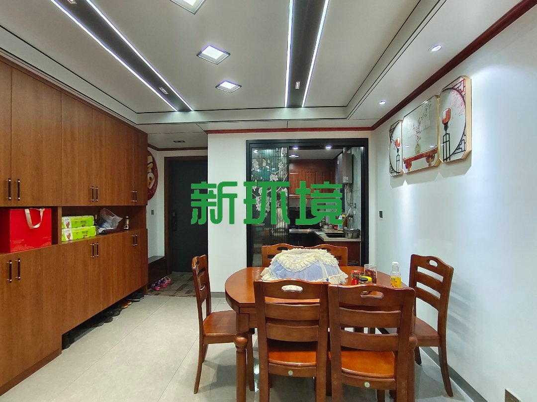 荣盛花语书院  3室2厅2卫   91.00万客厅