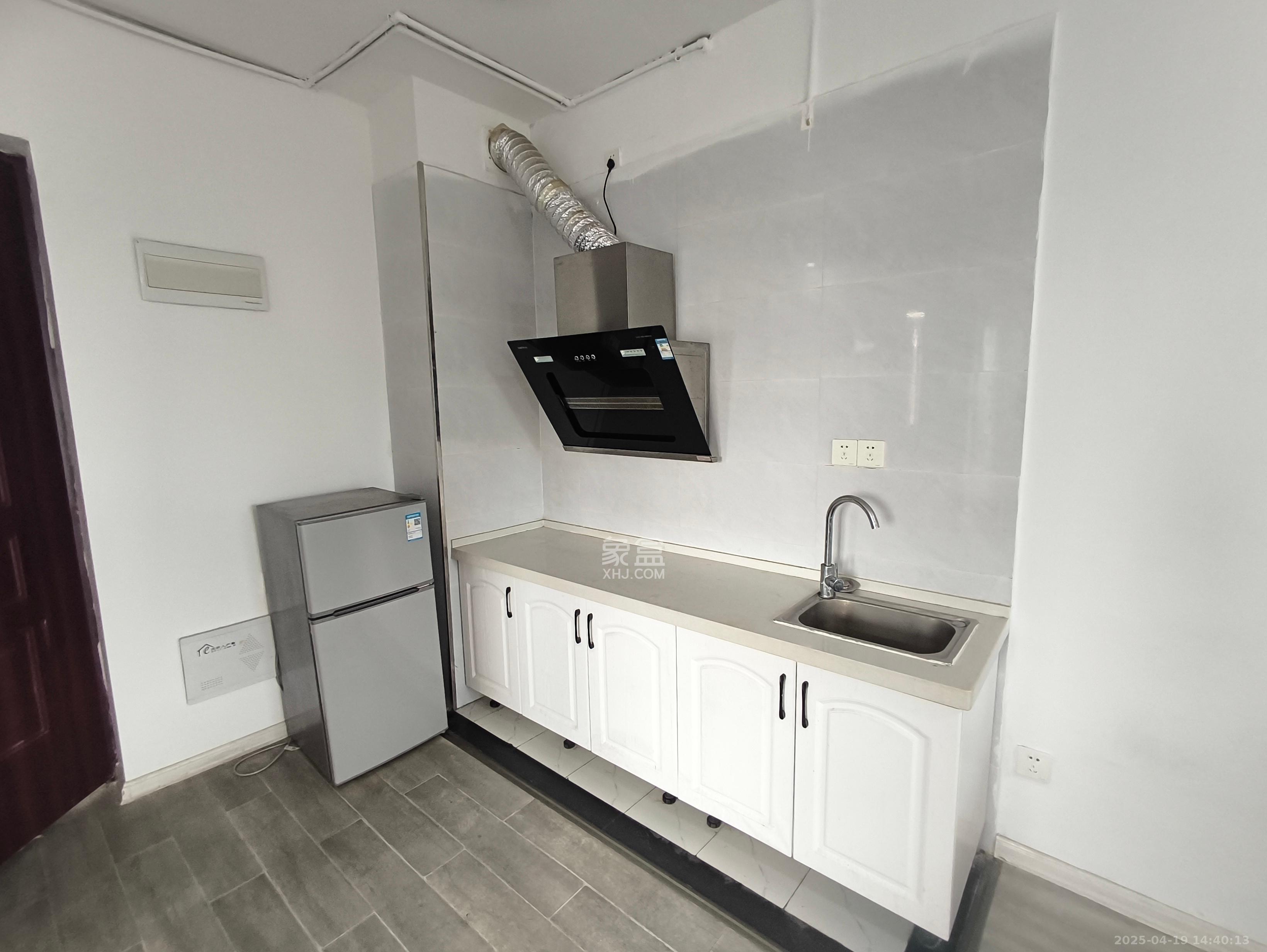 中海新城熙岸(中信新城五期)  2室2厅1卫    1750.0元/月 中海新城熙岸(中信新城五期)  2室2厅1卫    1750.0元/月室内图