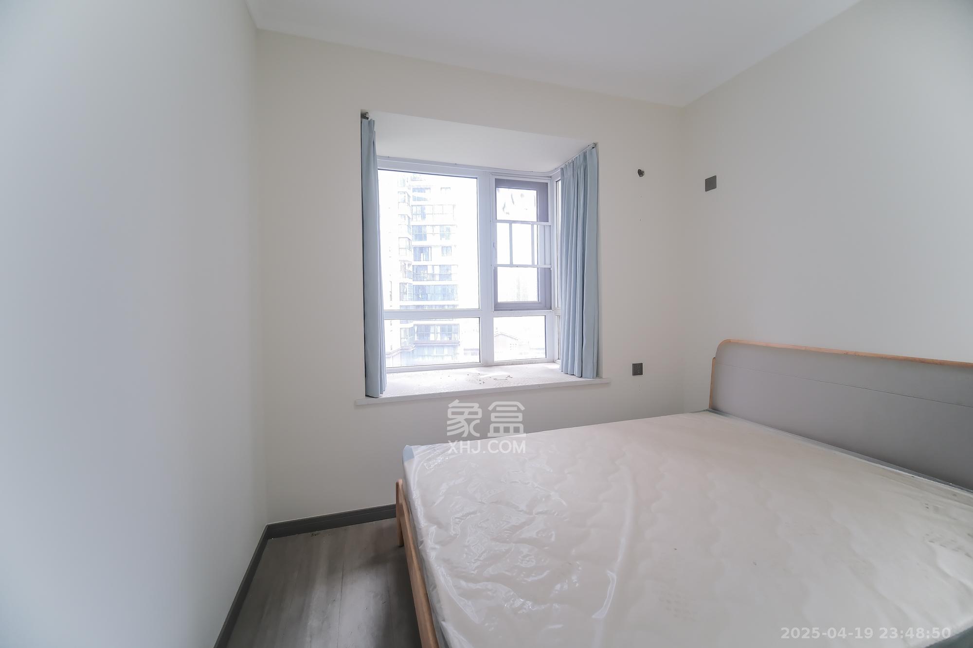 和悦城(蟠龙景苑) 3室2厅1卫 93.8万 和悦城(蟠龙景苑) 3室2厅1卫 93.8万卧室