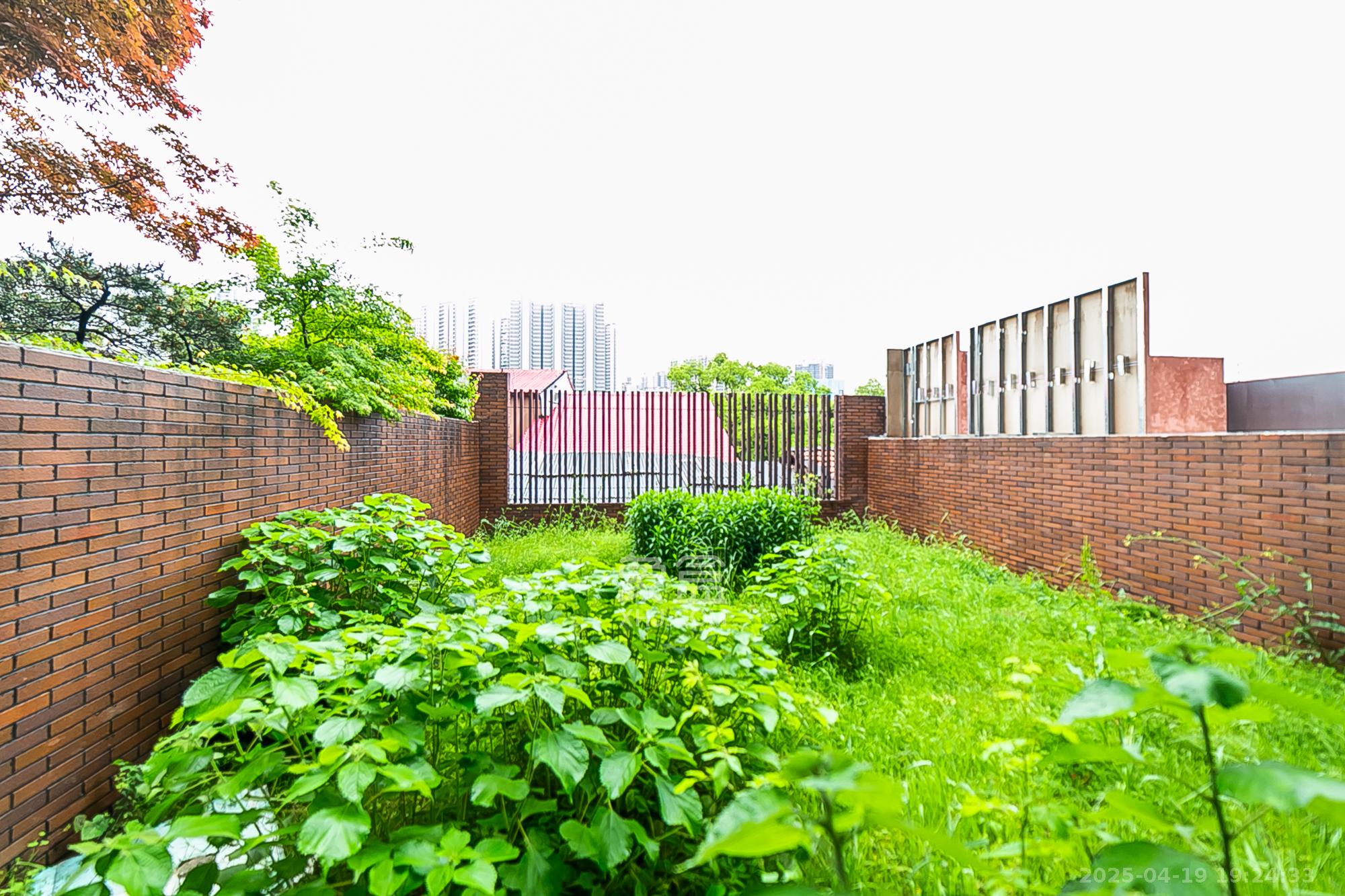 万科紫台 6室3厅3卫 388.0万 万科紫台 6室3厅3卫 388.0万其他