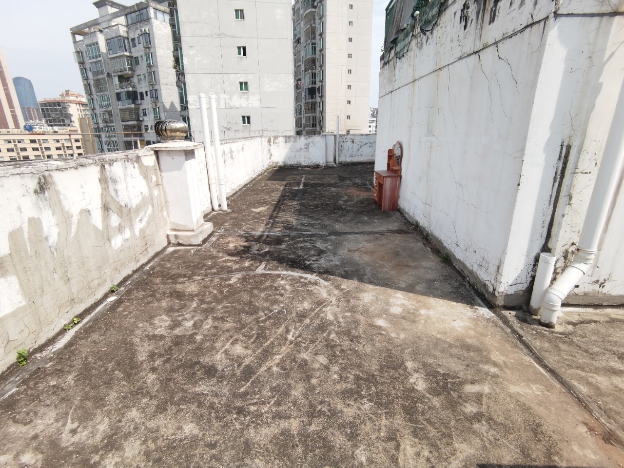龙腾随园  3室2厅2卫    178.0万客厅