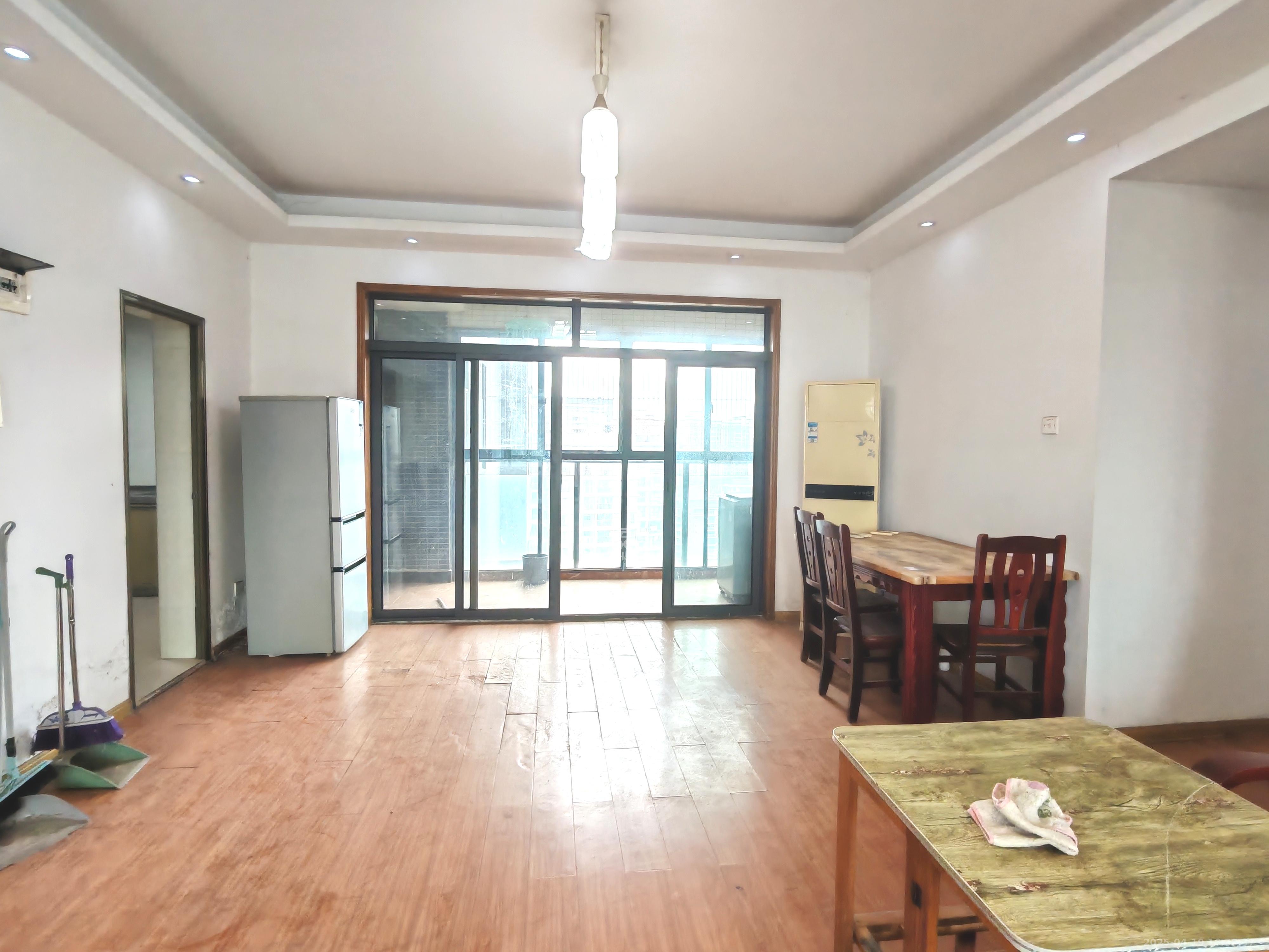 恒基凯旋门一二期  4室2厅2卫    2300.0元/月室内图