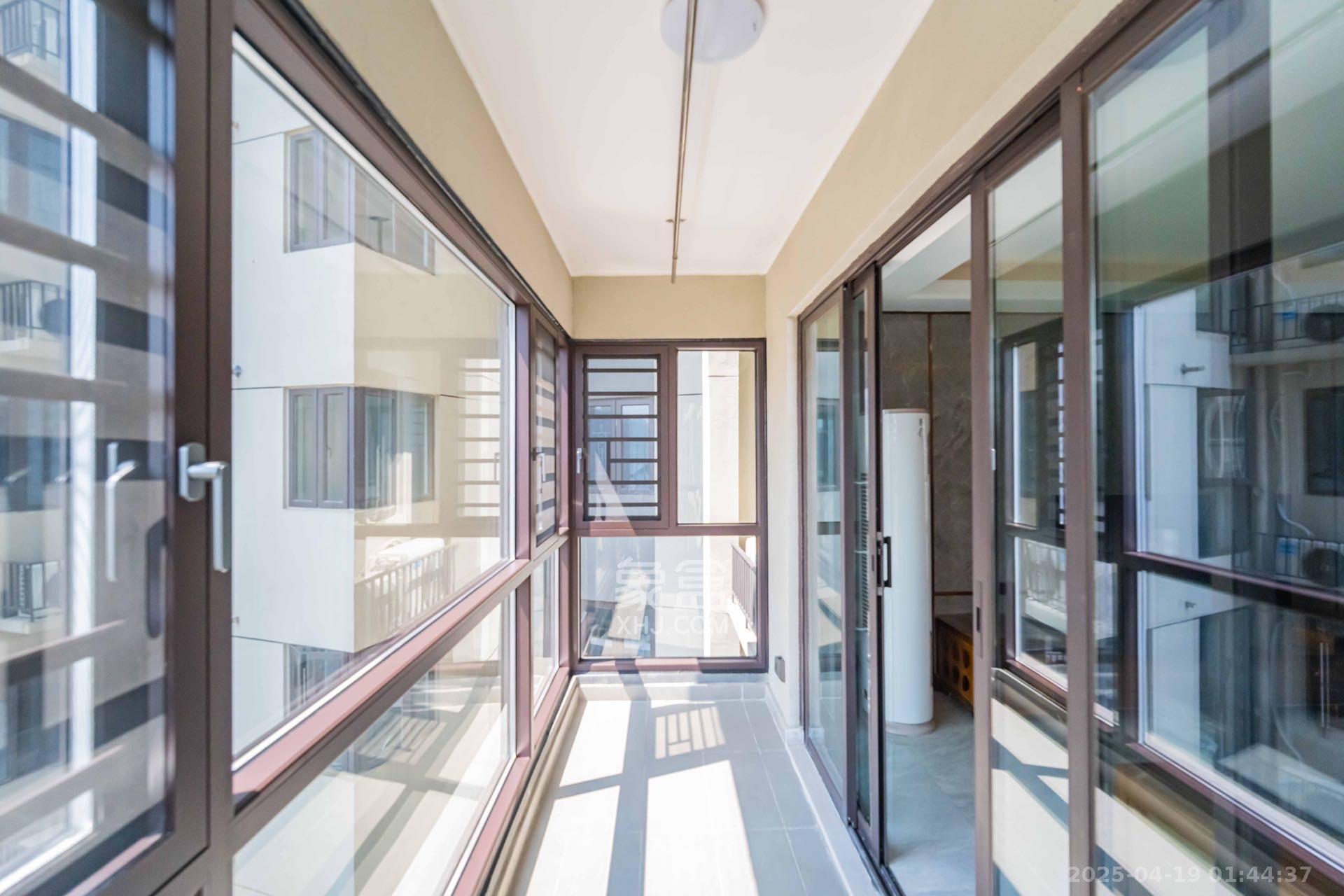 美的置业广场 4室2厅2卫 3500.0元/月 美的置业广场 4室2厅2卫 3500.0元/月室内图