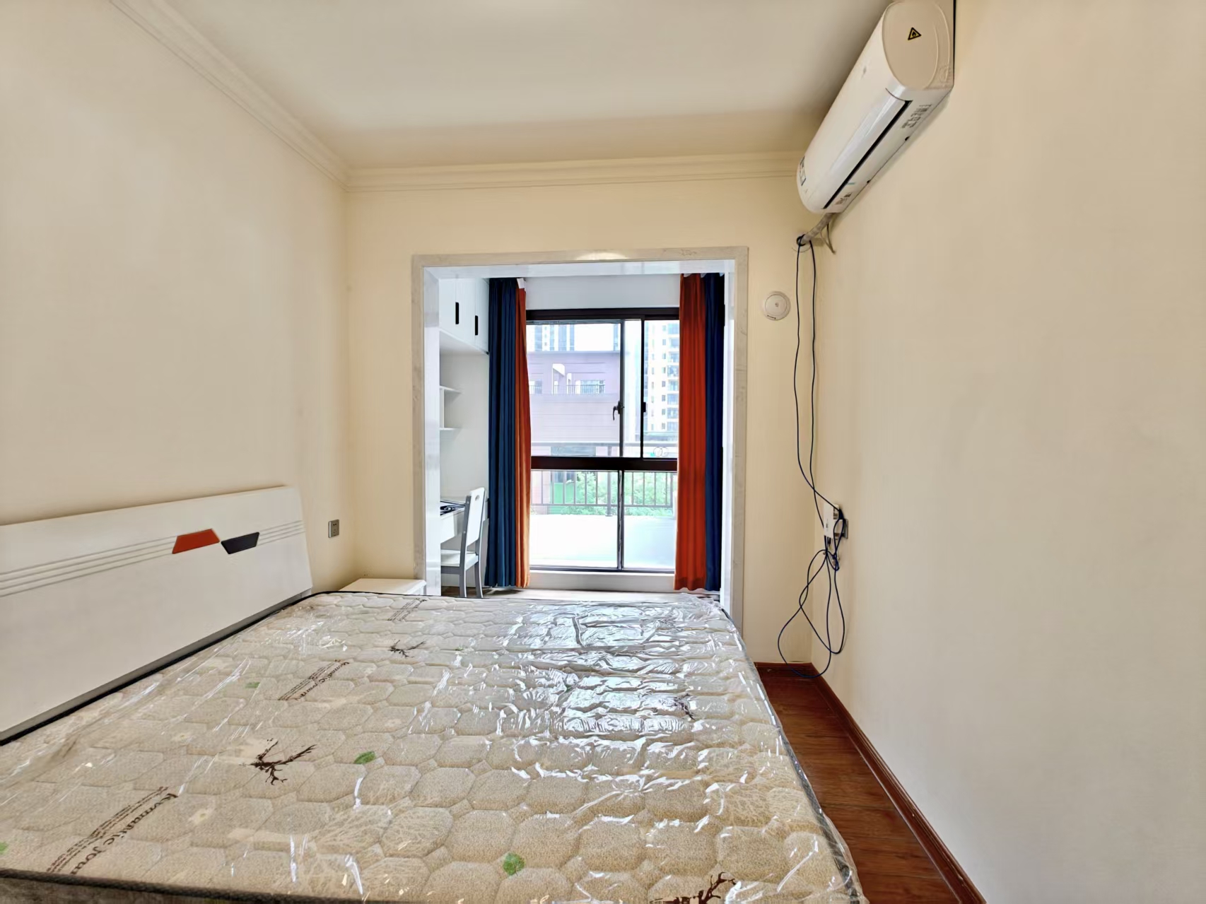 碧桂园酃湖世家 3室2厅2卫 2100.0元/月 碧桂园酃湖世家 3室2厅2卫 2100.0元/月室内图