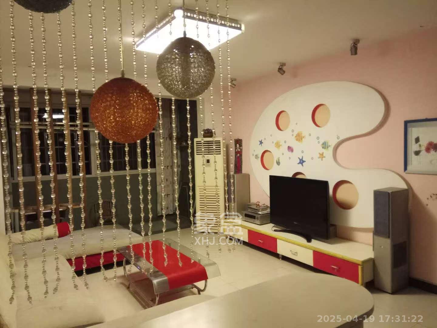 新星小区  3室2厅1卫   1700.00元/月室内图