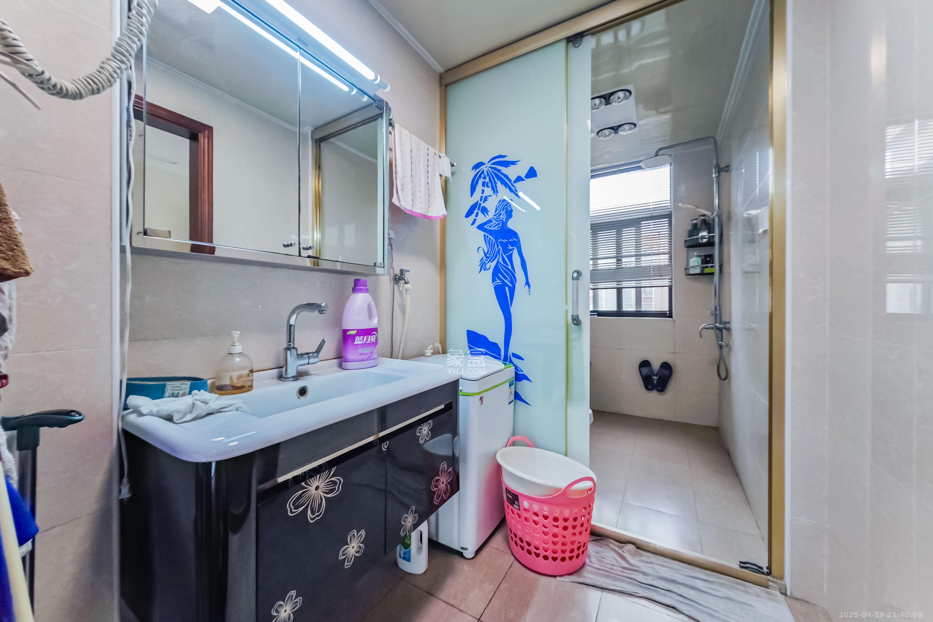 英郡年华  3室2厅2卫    116.8万 英郡年华  3室2厅2卫    116.8万卫生间