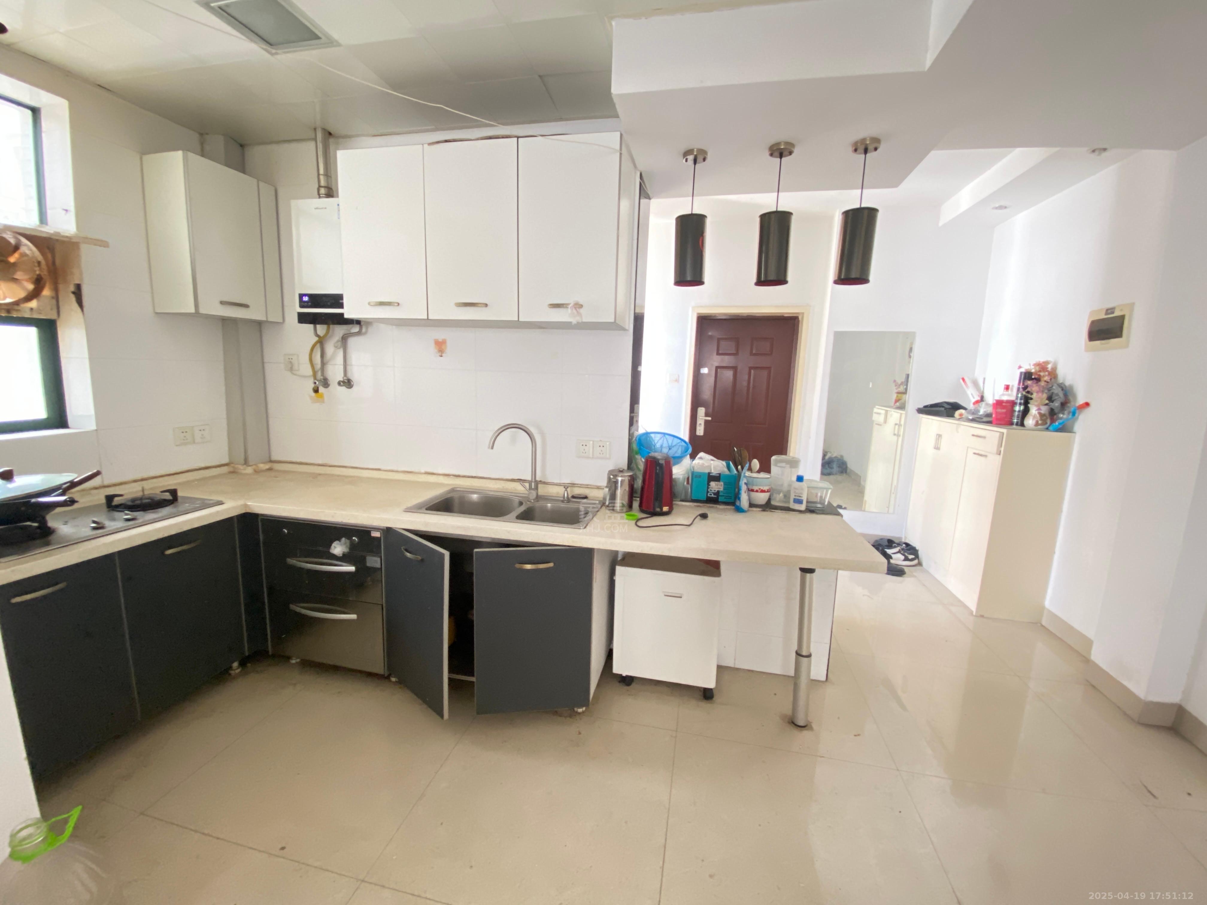 共和城 2室1厅1卫 1500.0元/月 共和城 2室1厅1卫 1500.0元/月室内图