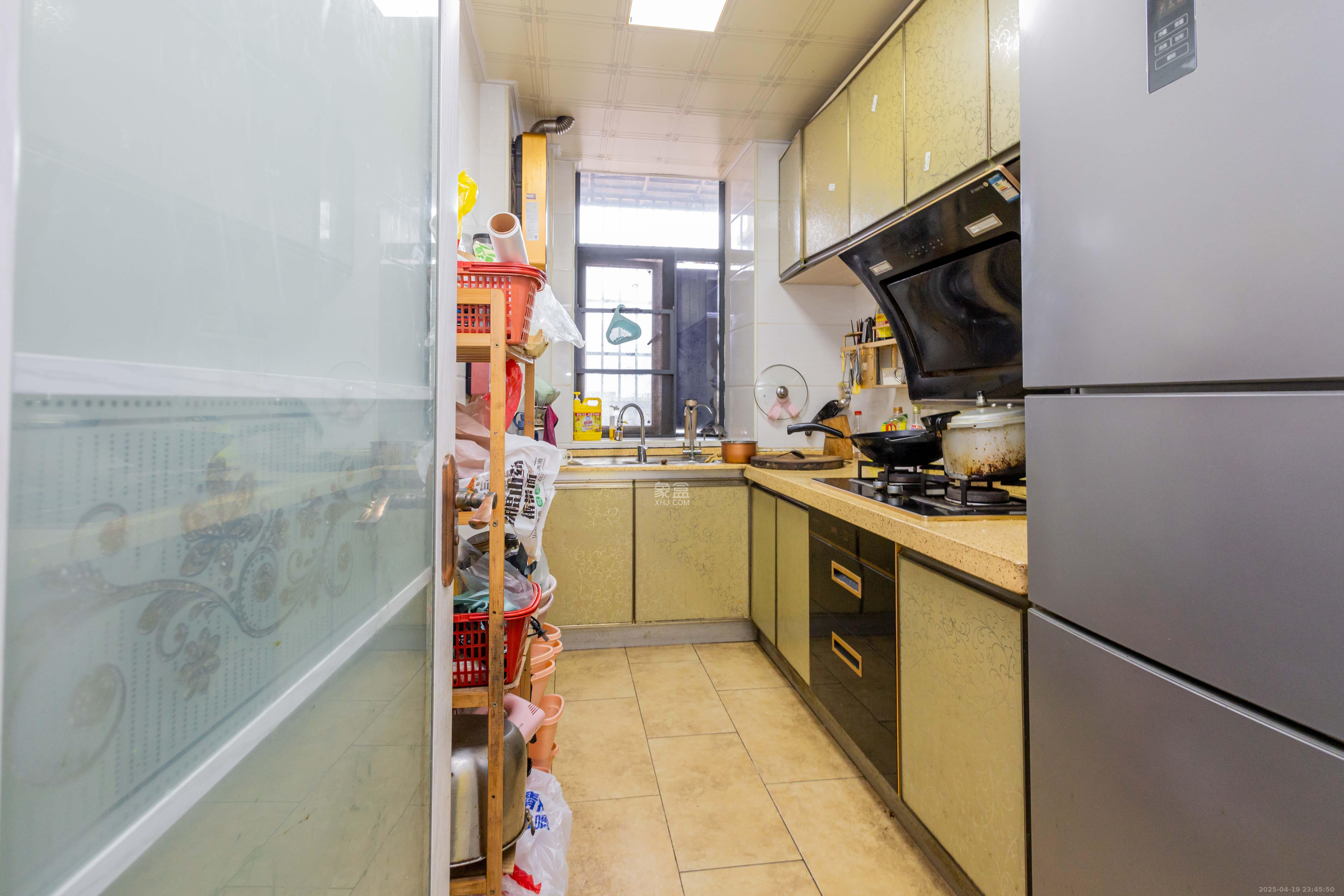 紫华郡 3室1厅1卫 56.0万 紫华郡 3室1厅1卫 56.0万厨房