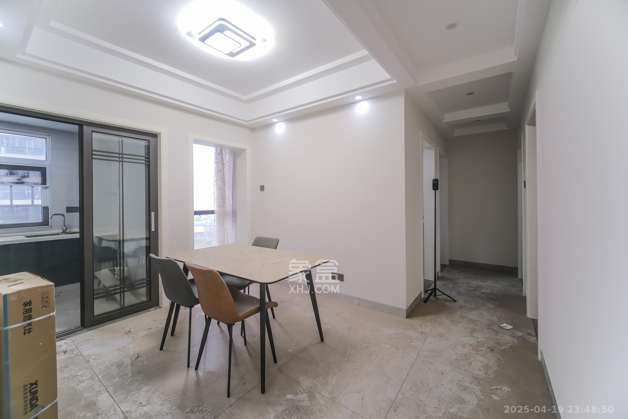 和悦城(蟠龙景苑) 3室2厅1卫 93.8万 和悦城(蟠龙景苑) 3室2厅1卫 93.8万客厅