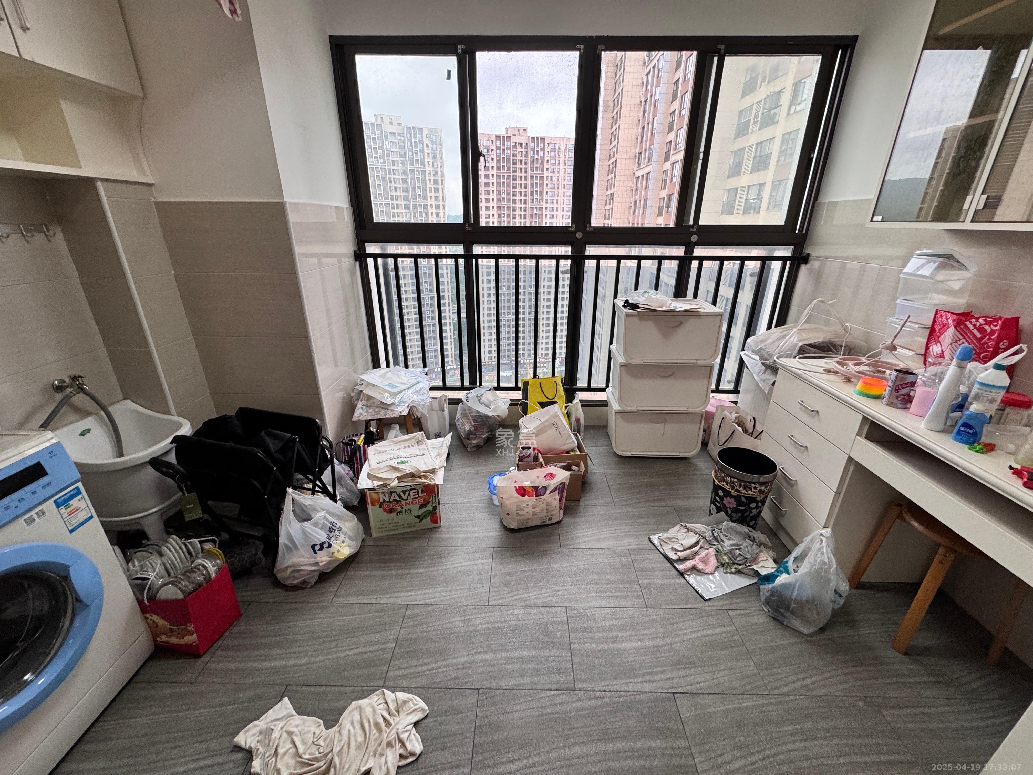 达美D6区  3室2厅1卫   3000.00元/月室内图