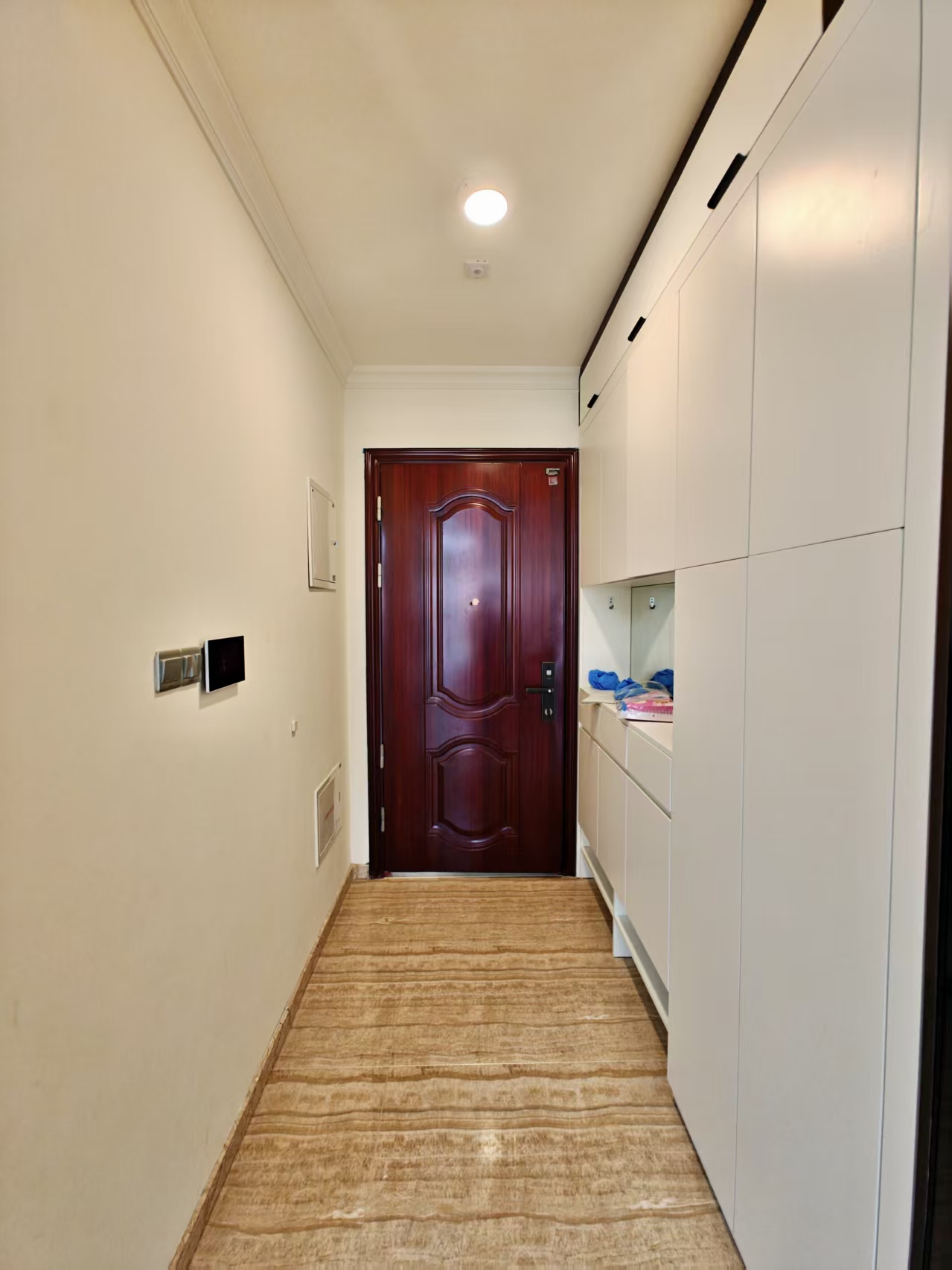 碧桂园酃湖世家 3室2厅2卫 2100.0元/月 碧桂园酃湖世家 3室2厅2卫 2100.0元/月室内图