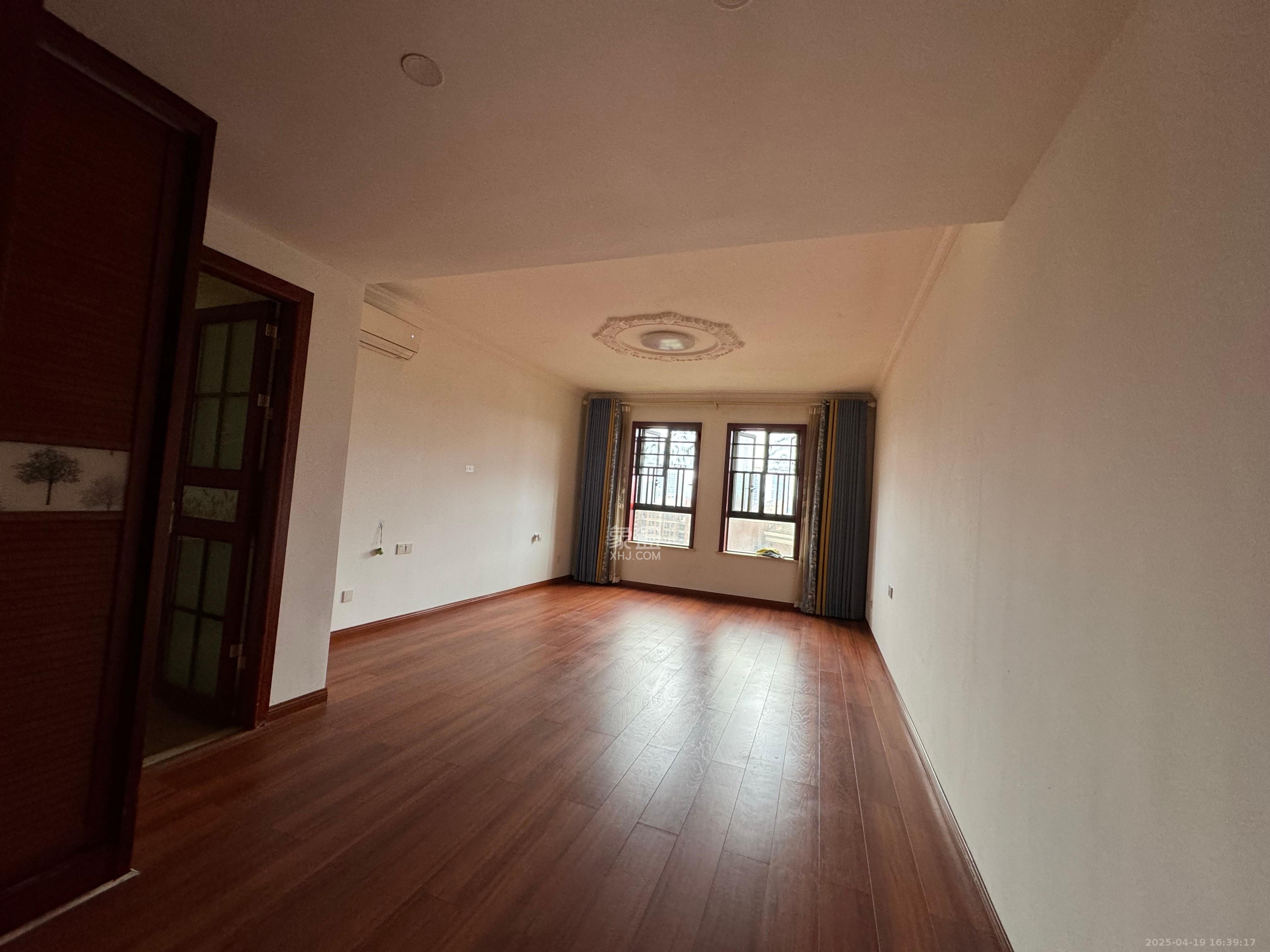 中隆国际御玺 4室2厅3卫 6000.0元/月 中隆国际御玺 4室2厅3卫 6000.0元/月室内图