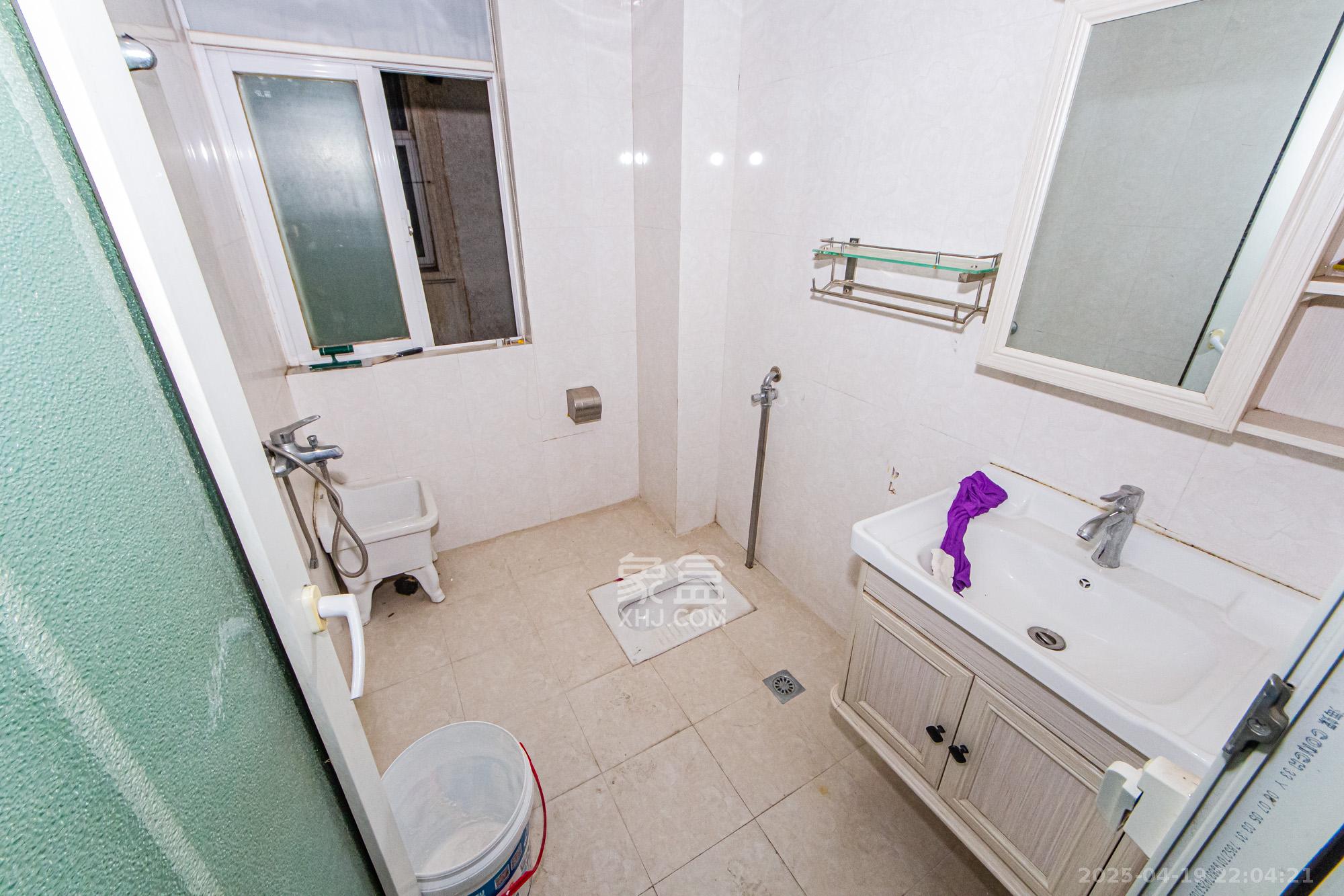 顺天黄金海岸 3室2厅2卫 84.0万 顺天黄金海岸 3室2厅2卫 84.0万卫生间