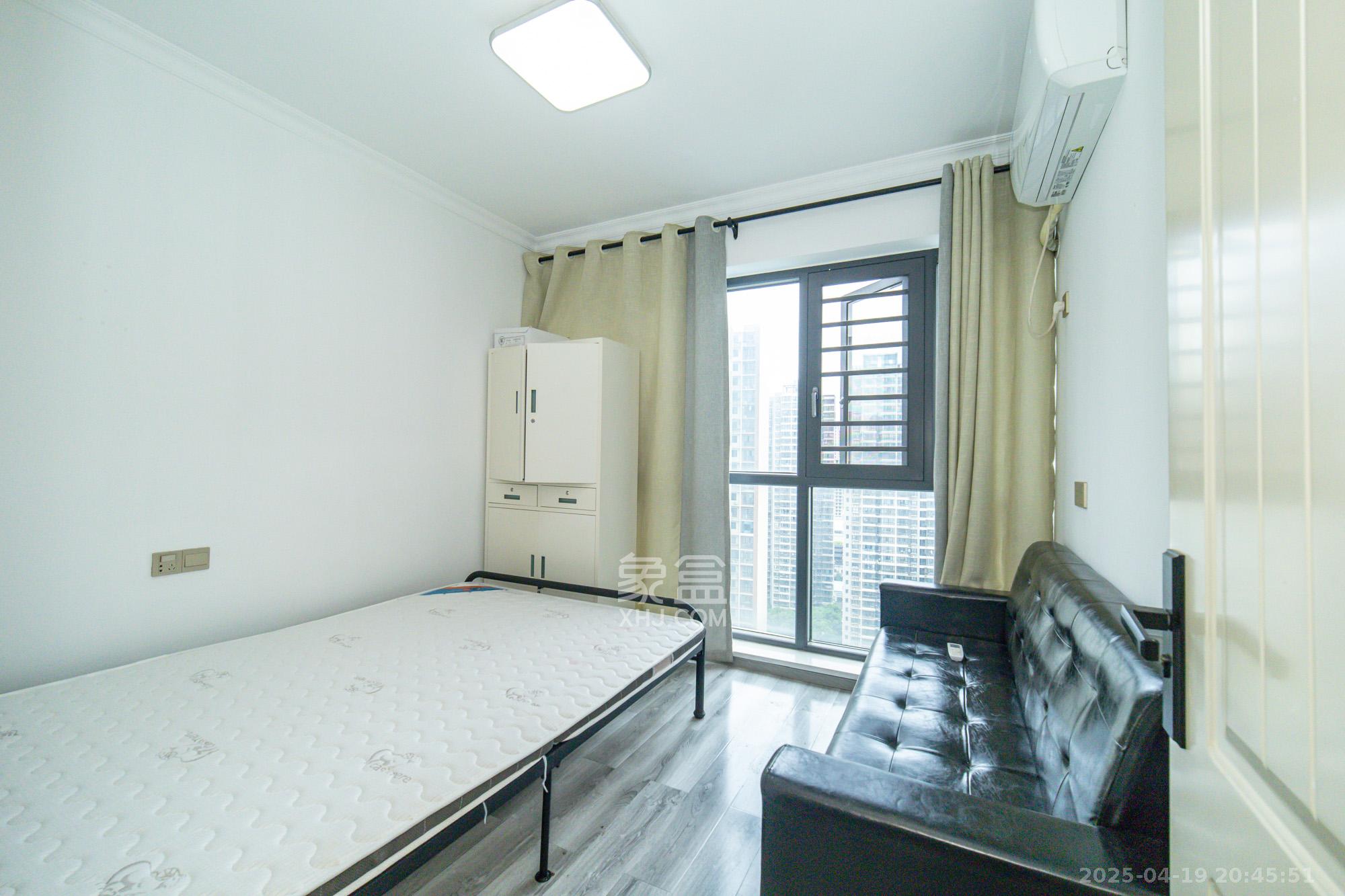 时代港湾 4室2厅2卫 66.8万 时代港湾 4室2厅2卫 66.8万卧室