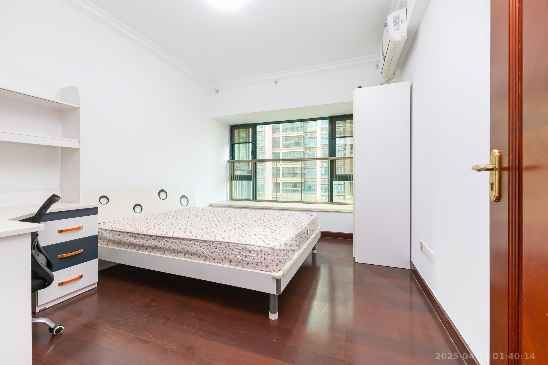 恒大名都  3室2厅2卫    70.0万 恒大名都  3室2厅2卫    70.0万卧室