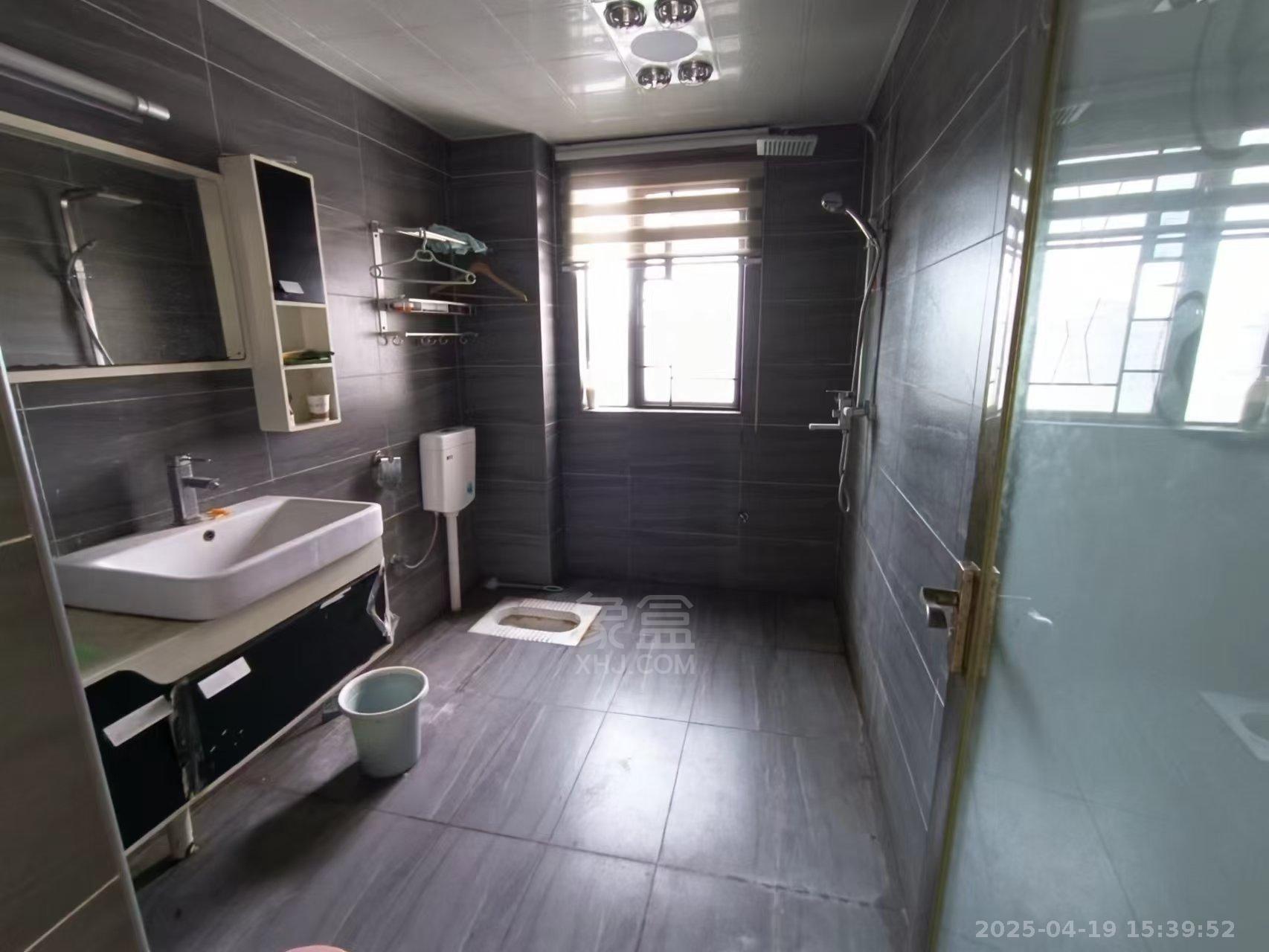 庐山春天早安华晨 3室2厅2卫 1500.0元/月 庐山春天早安华晨 3室2厅2卫 1500.0元/月室内图