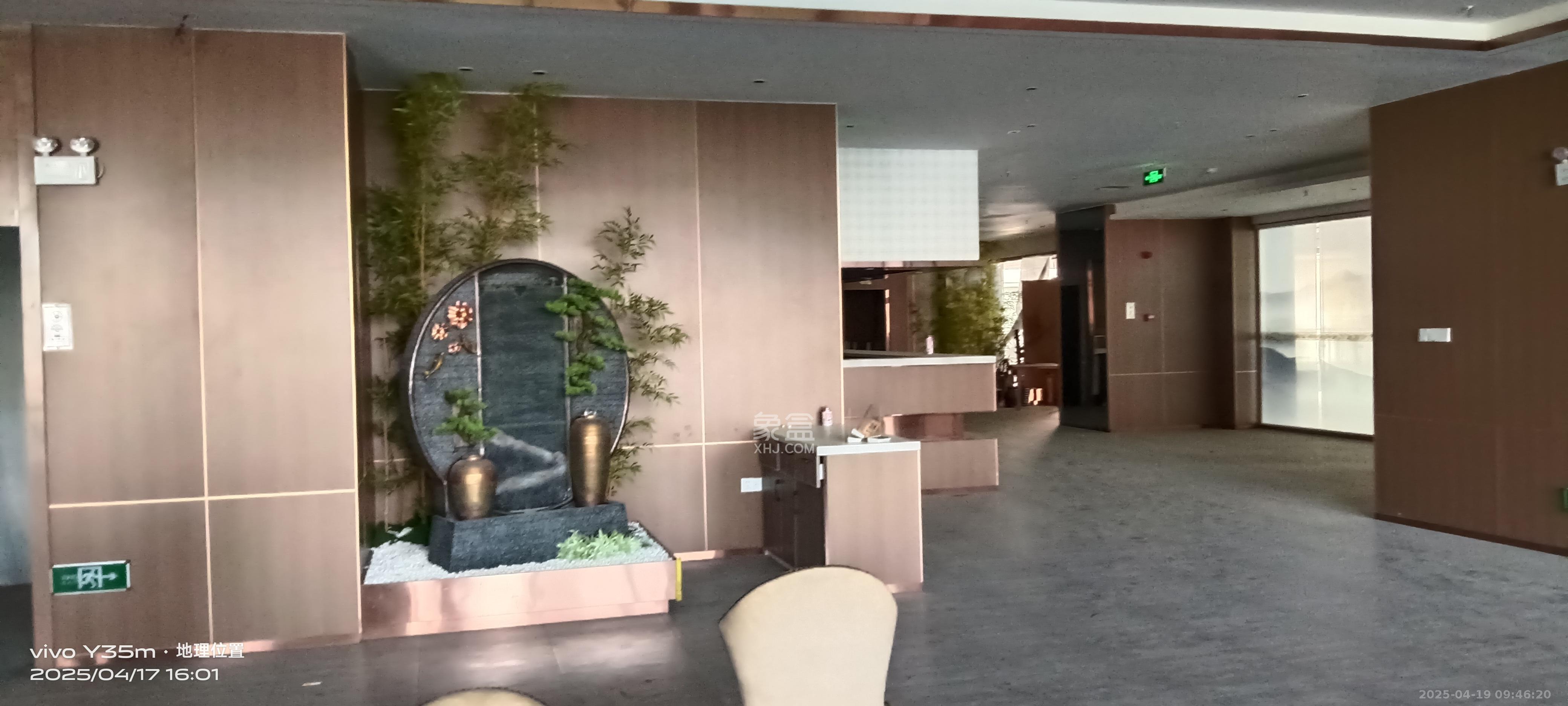 绿地中心   1800.0㎡     180000.00元/月室内图