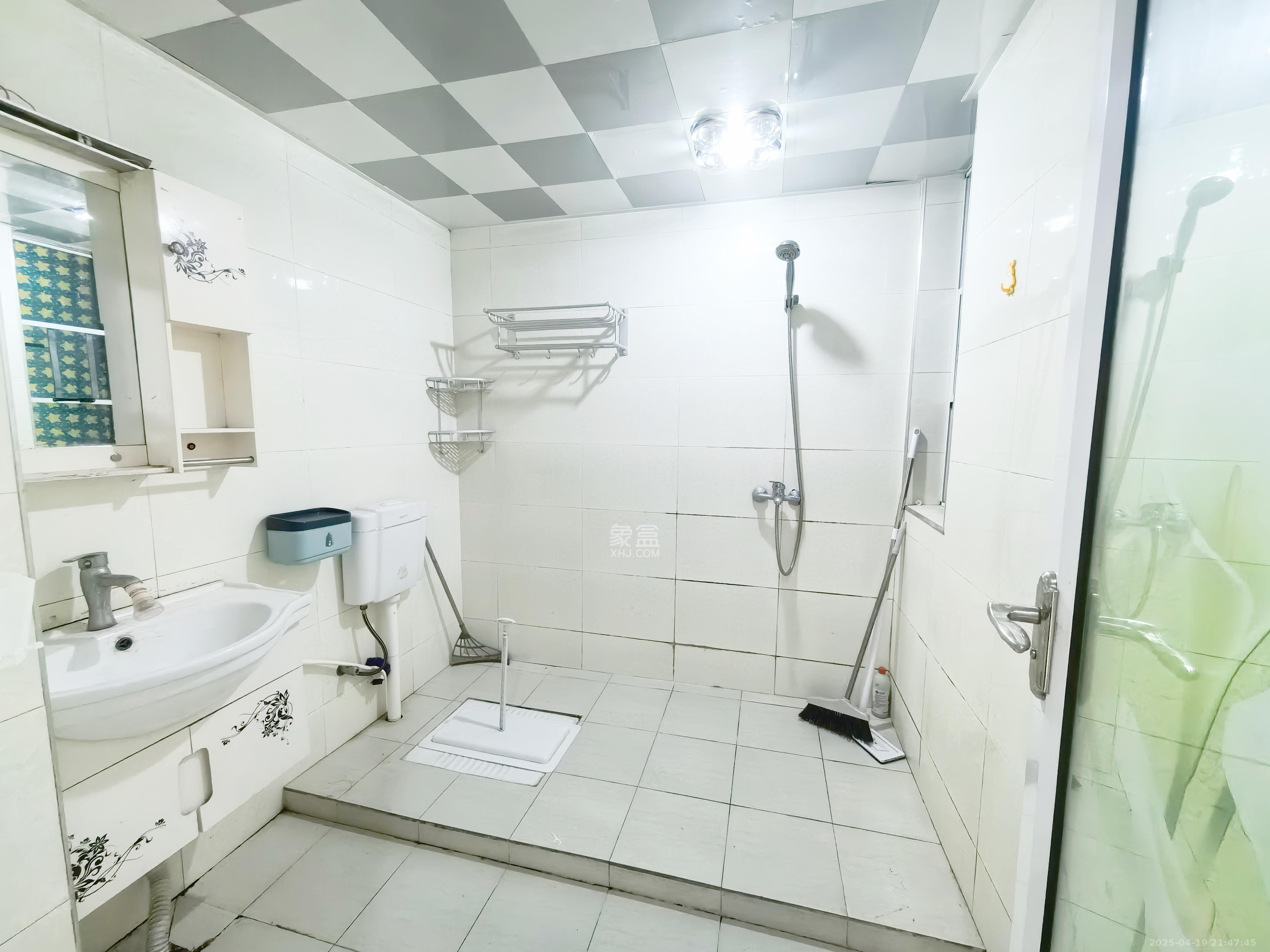 五矿万境水岸一期(万境水岸嘉苑) 3室2厅1卫 2400.0元/月 五矿万境水岸一期(万境水岸嘉苑) 3室2厅1卫 2400.0元/月室内图